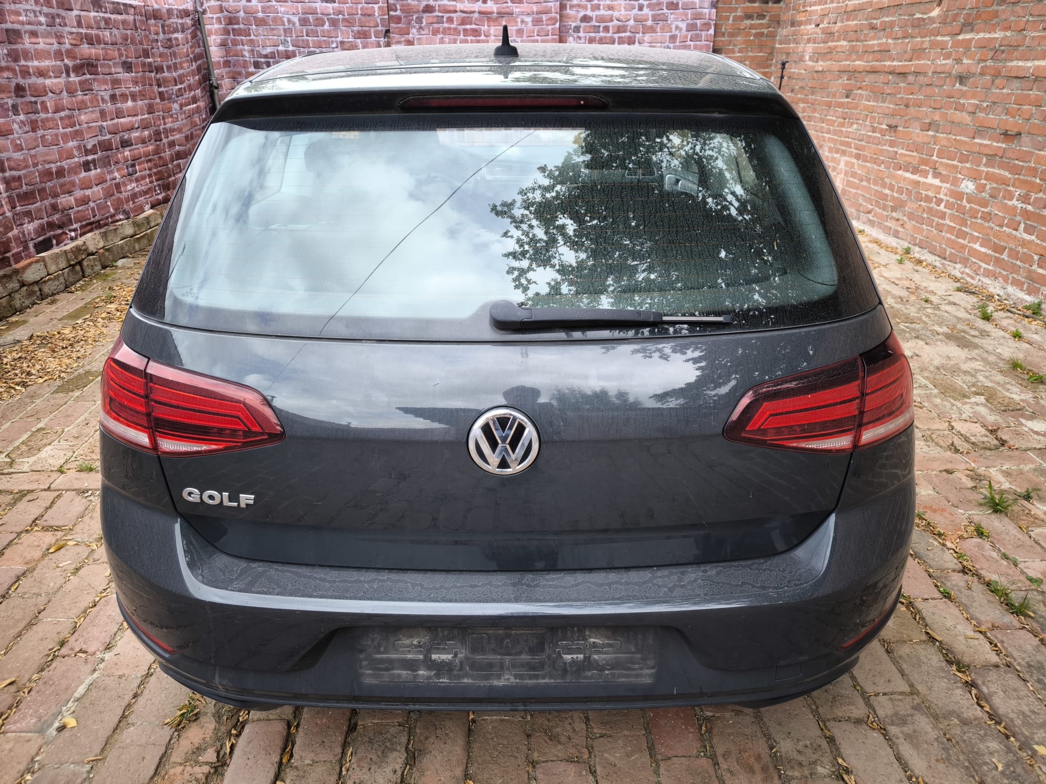 Gebrauchten VW Golf als Stadtwagen in Aalen verkaufen inklusive Ankauf von Unfallwagen und Fahrzeugen mit Motorschaden