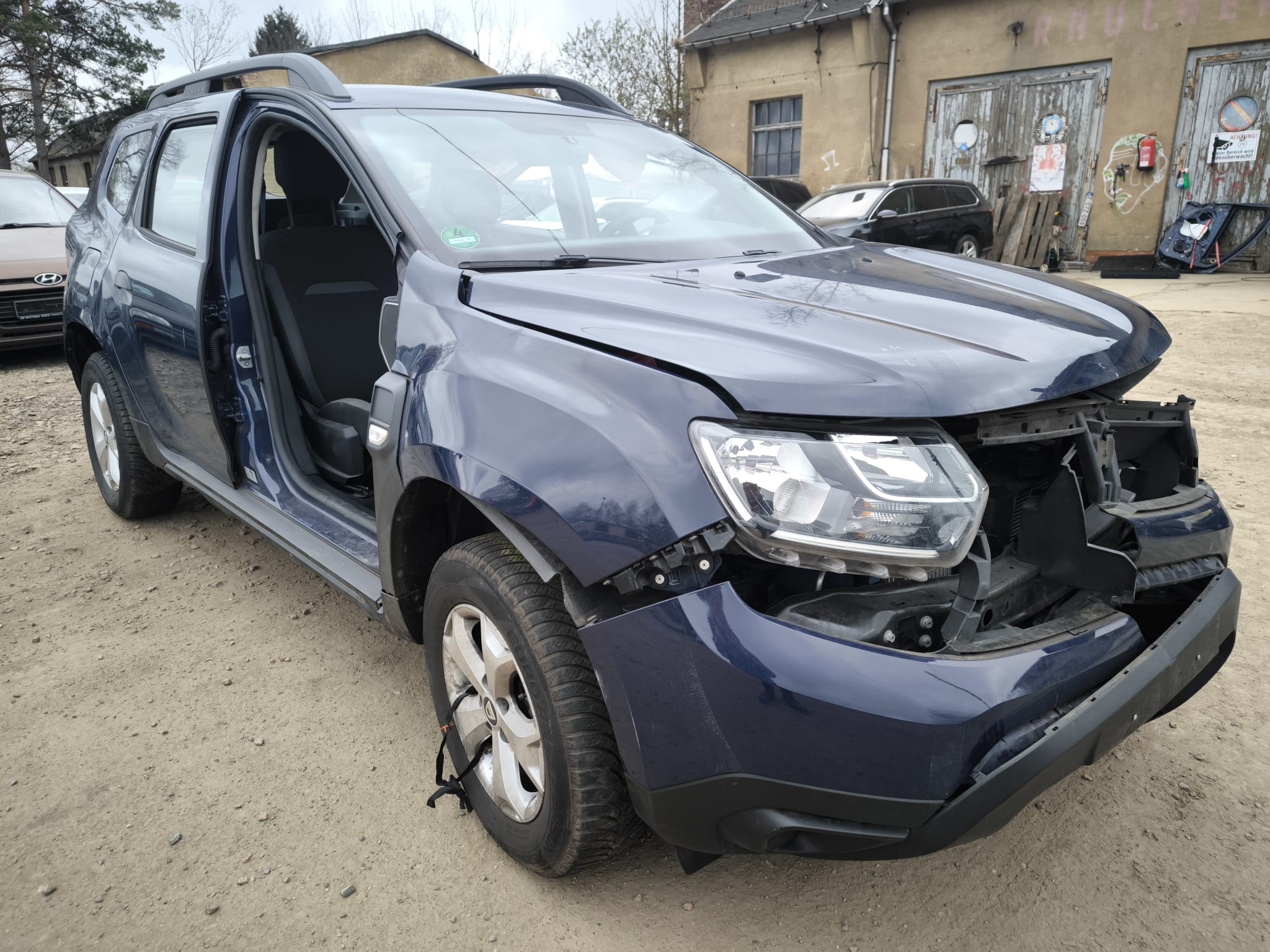 Beschädigten Dacia Duster in Alsdorf bequem verkaufen mit persönlichem Kontakt und direkter Fahrzeugabwicklung