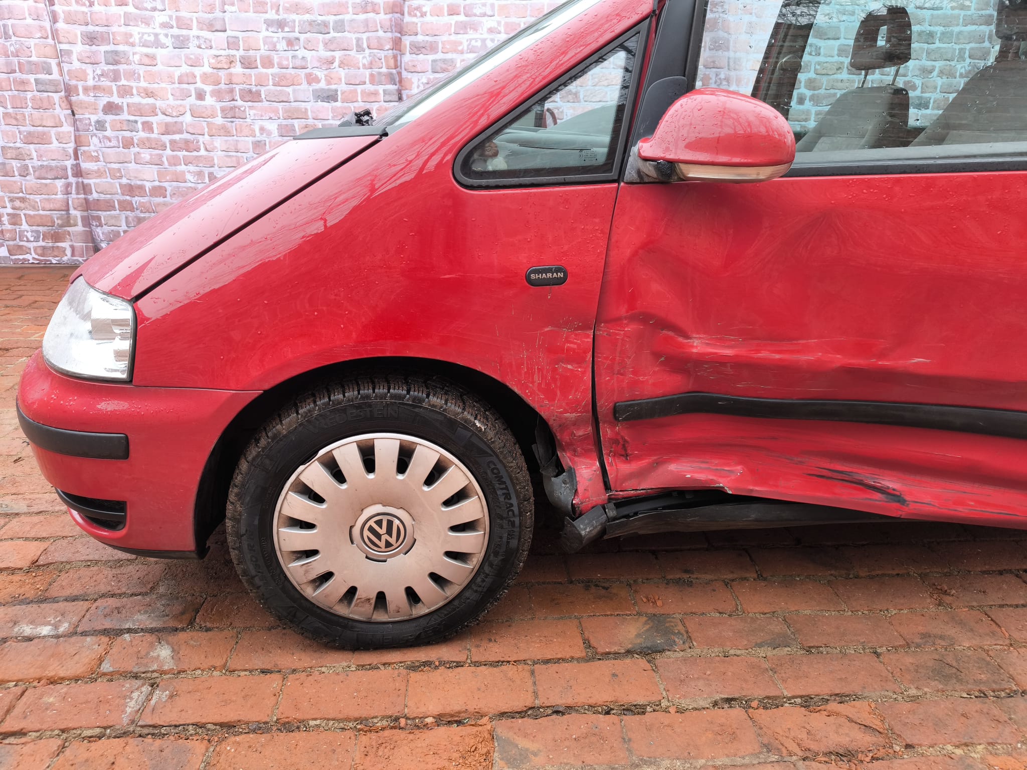 Verunfallten VW Sharan mit stark beschädigter Seite in Augsburg verkaufen