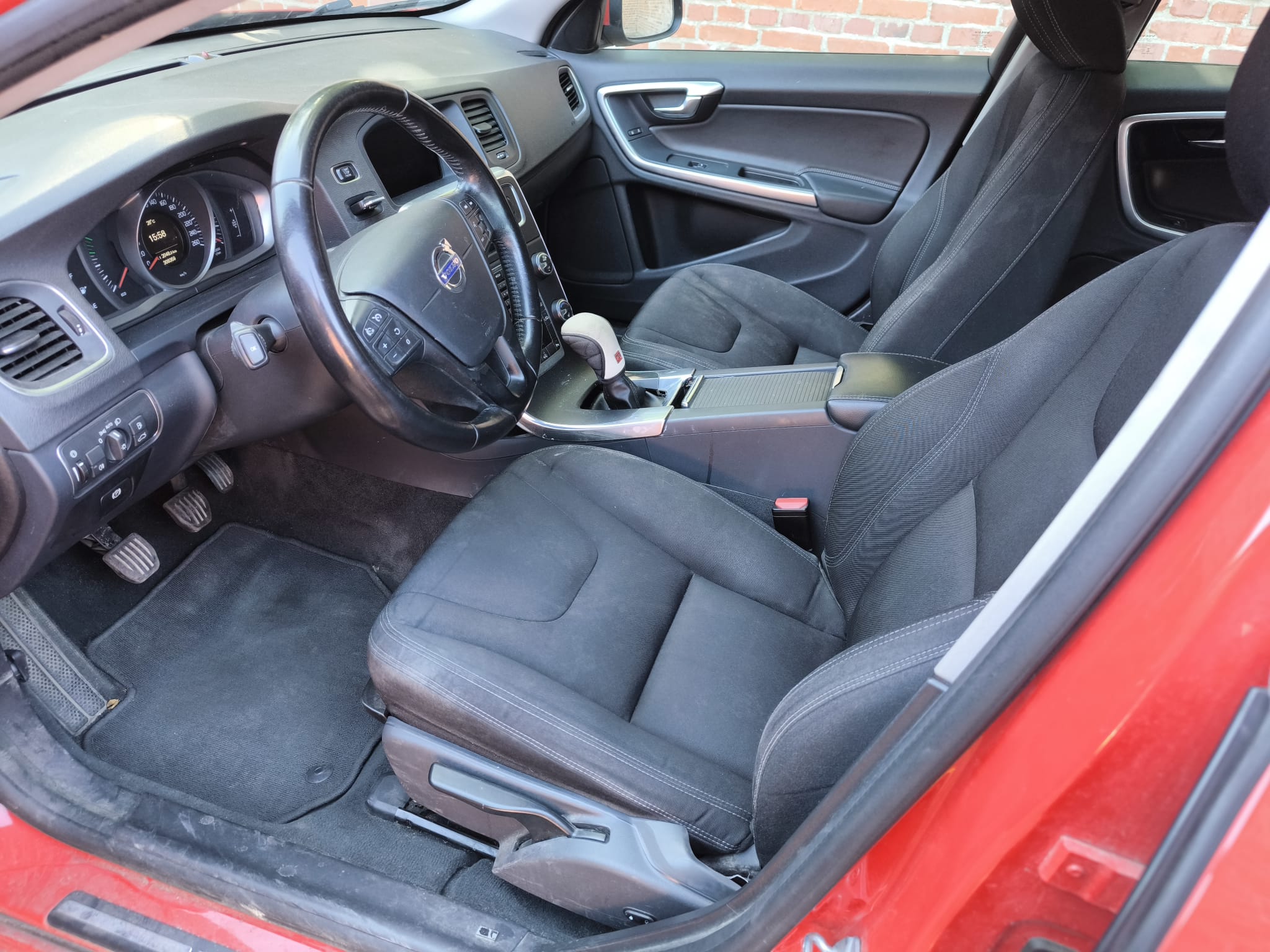 Bewerteter Volvo Innenraum in Bad Oeynhausen für realistischen Fahrzeugwert beim Auto verkaufen