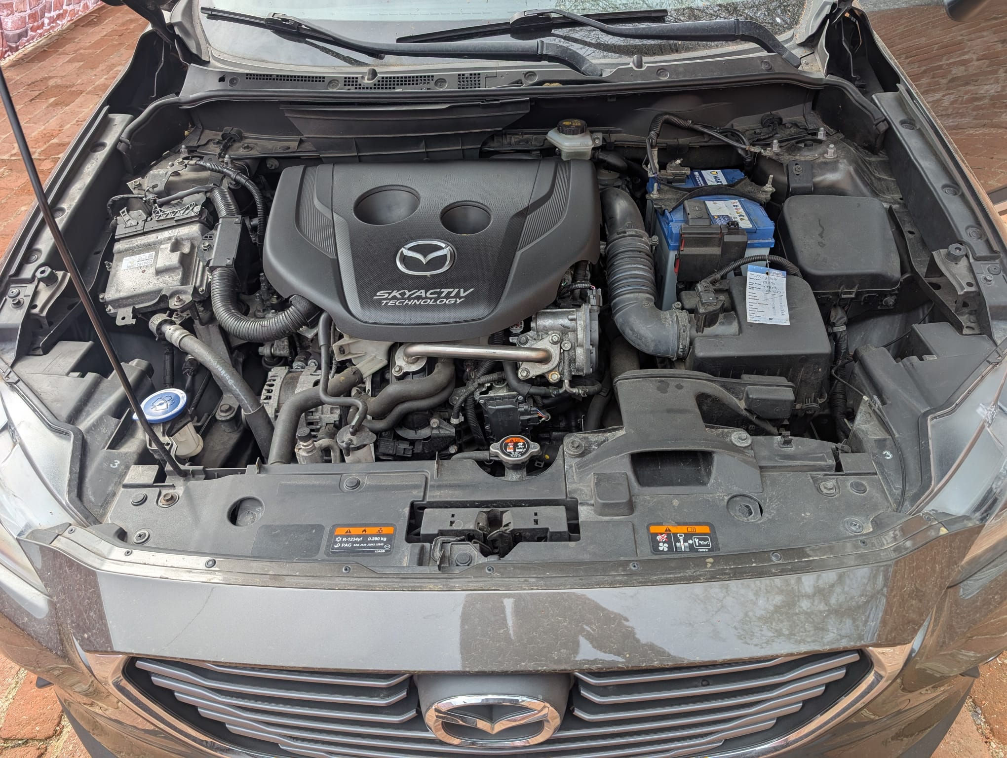 Mazda mit Getriebeschaden im Motorraum in Bad Salzuflen verkaufen