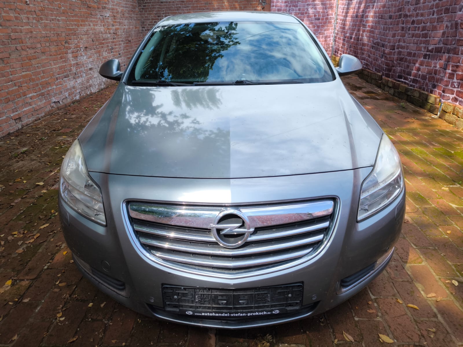 Opel Insignia mit Motorschaden in Bergisch Gladbach verkaufen zu fairem Preis