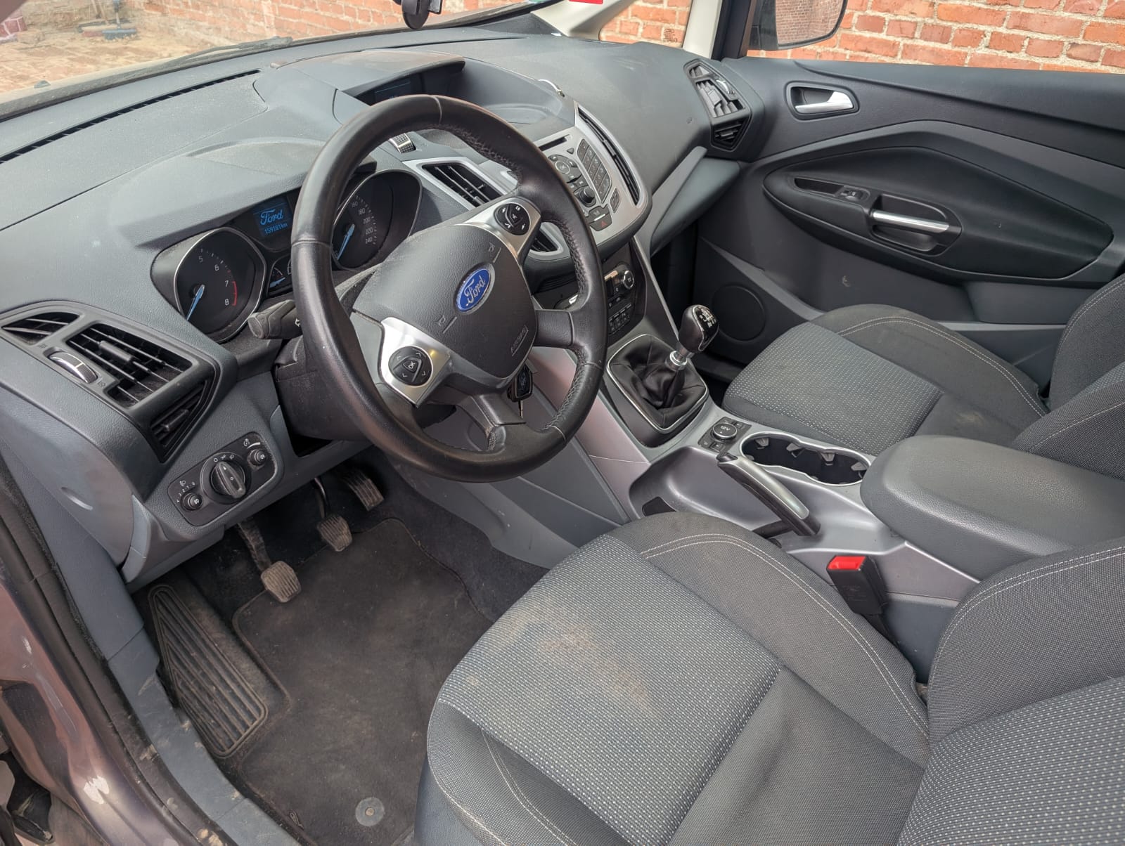 Gebrauchten Ford Fiesta mit gepflegtem Innenraum für sicheren Fahrzeugverkauf in Bruchsal verkaufen