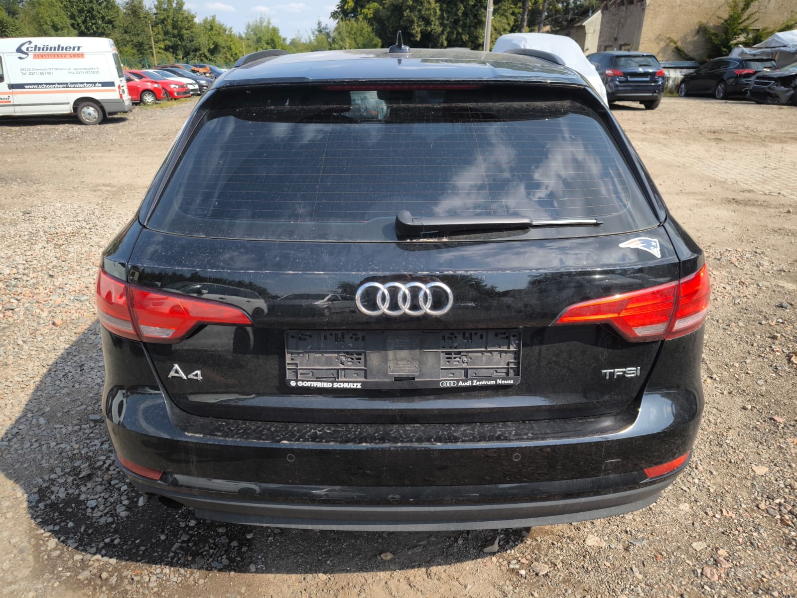 Schwarzen Audi A4 TFSI Kombi in Bünde erfolgreich verkauft und sicher an professionellen Autoankäufer übergeben