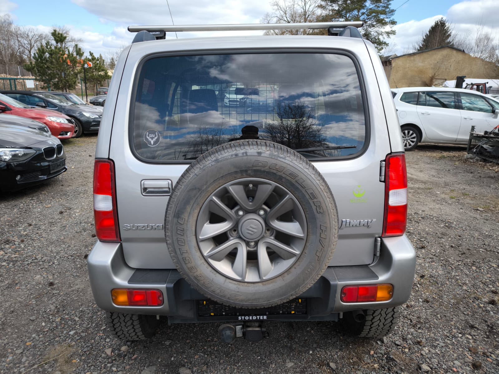 Silbernen Suzuki Jimny mit Unfallschaden in Celle erfolgreich verkaufen