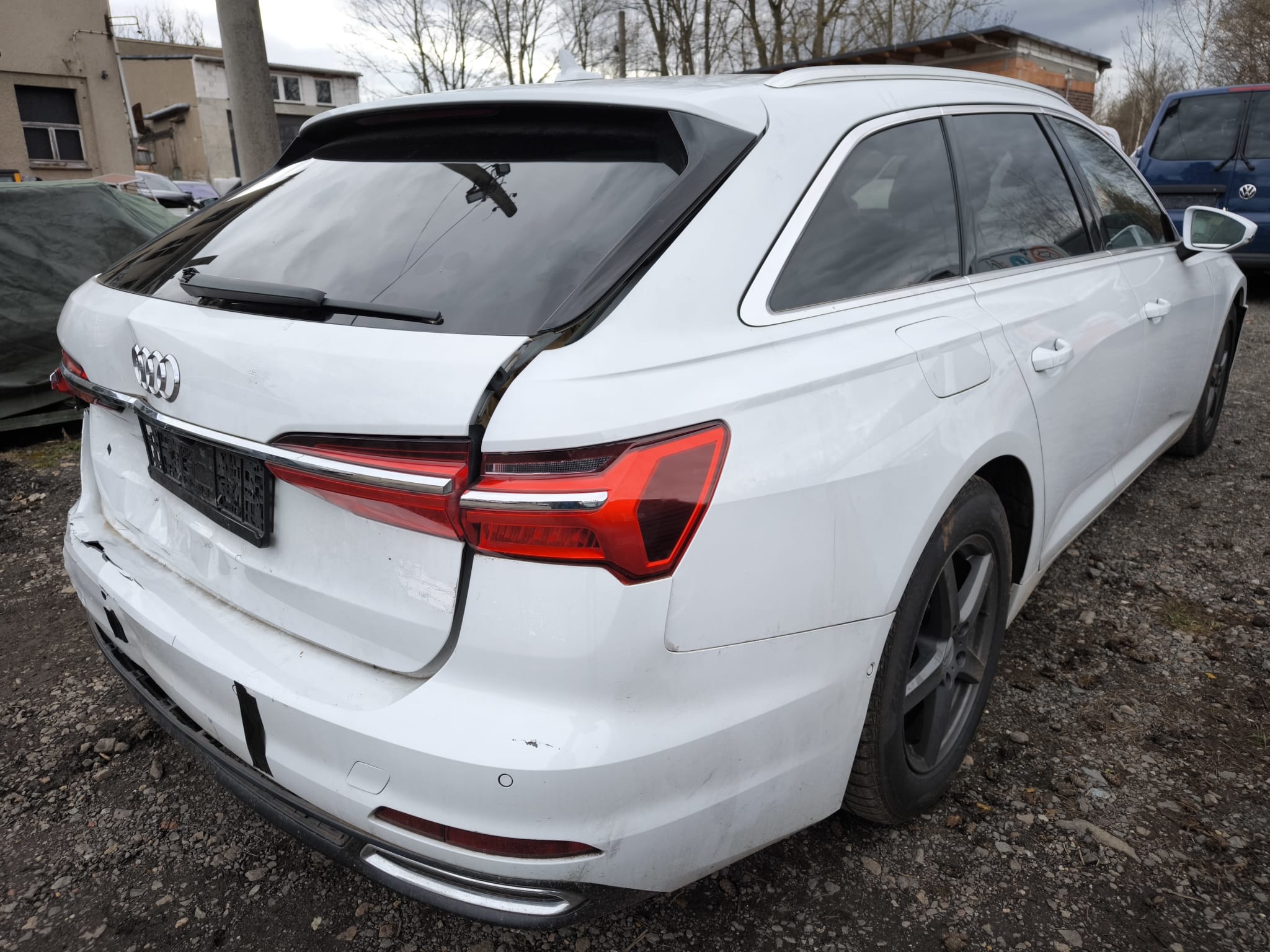 Beschädigten Audi Kombi mit Heckschaden in Coesfeld als Unfallauto bequem online verkaufen