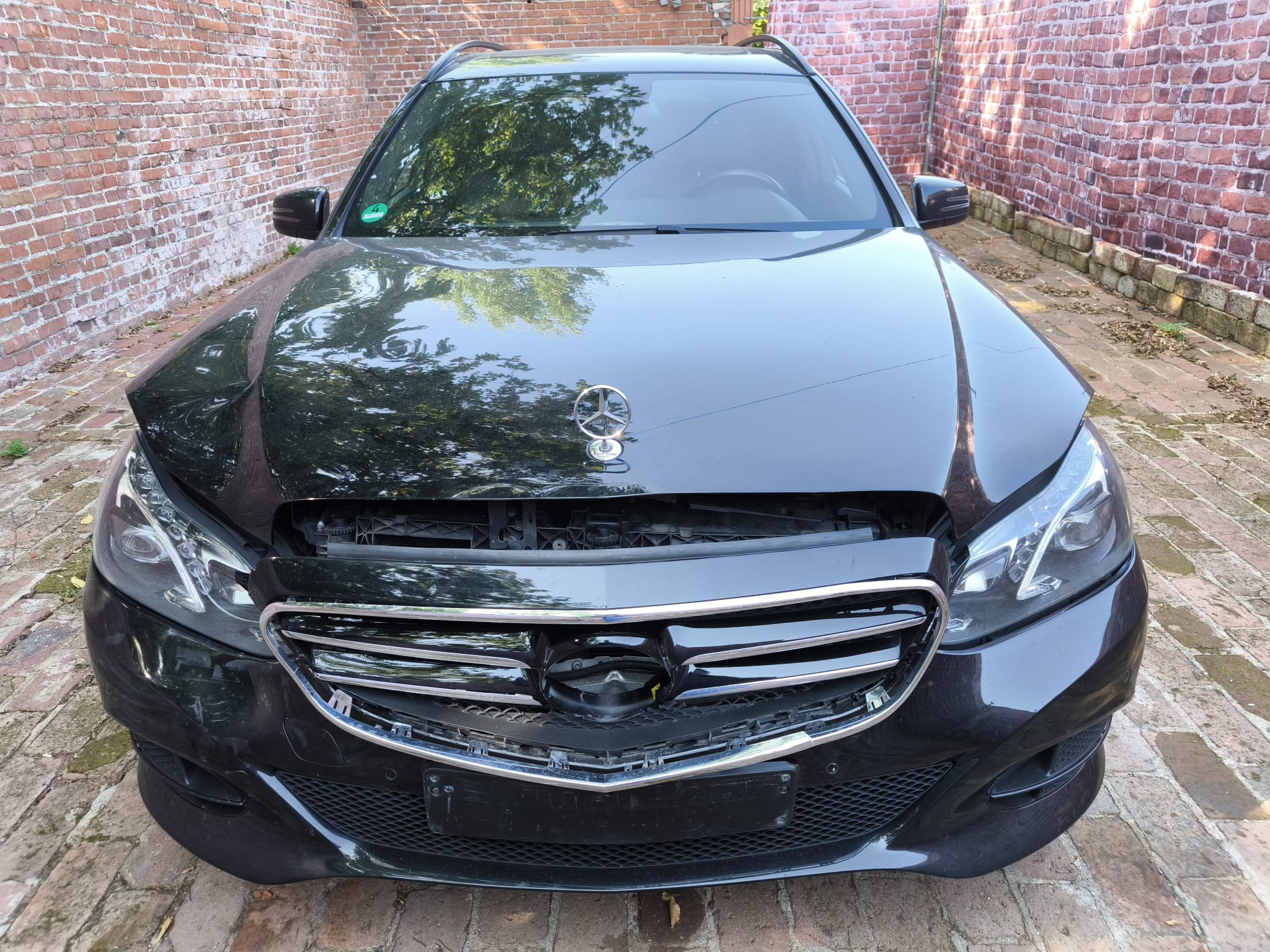 Beschädigter Mercedes nach Auffahrunfall in Dülmen den als Unfallwagen verkaufen und kostenlos abholen lassen