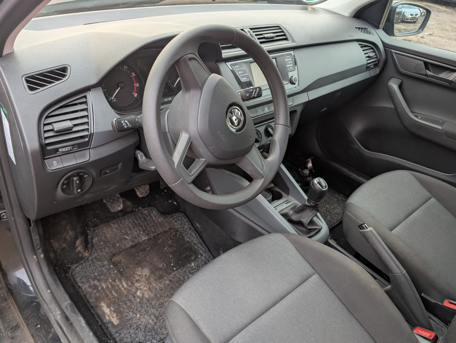 Gebrauchter VW Innenraum nach dem Verkaufen des Autos mit Online Preisermittlung in Elmshorn