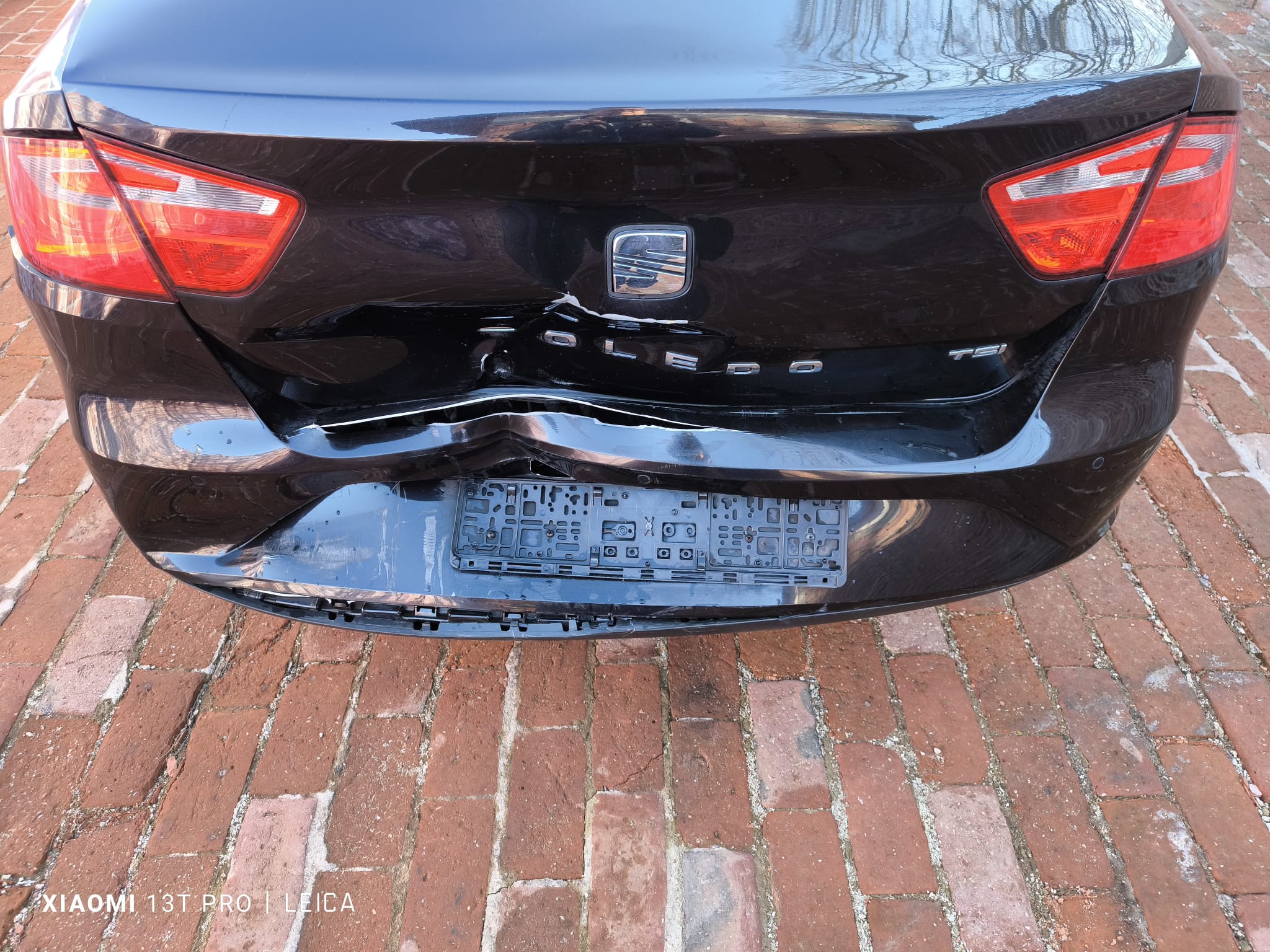 Unfall Seat Toledo mit Heckschaden in Frankfurt am Main verkaufen