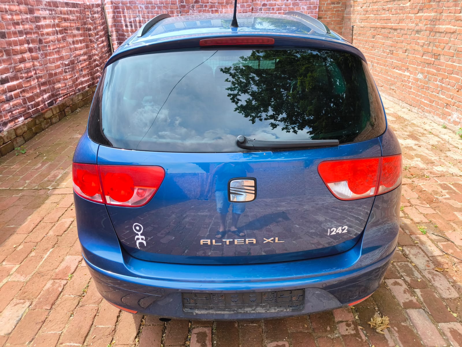 Blauer Seat Altea XL als bereits verkauftes Familienauto in Fürstenfeldbruck marktgerecht bewertet und sicher als Gebrauchtwagen verkaufen