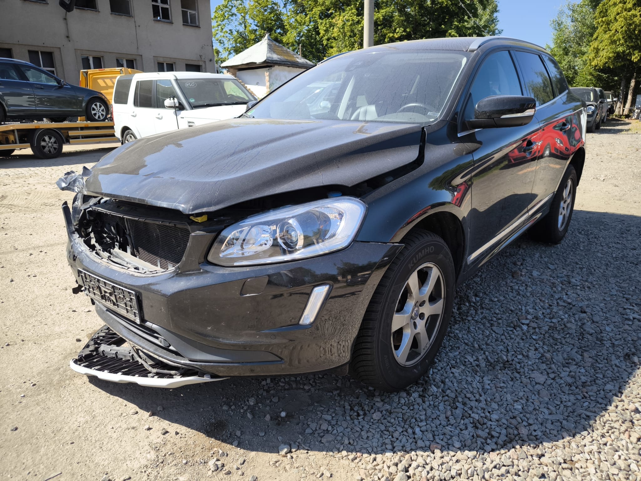 Unfallwagen Volvo SUV mit Frontschaden in Fürstenwalde erfolgreich verkauft