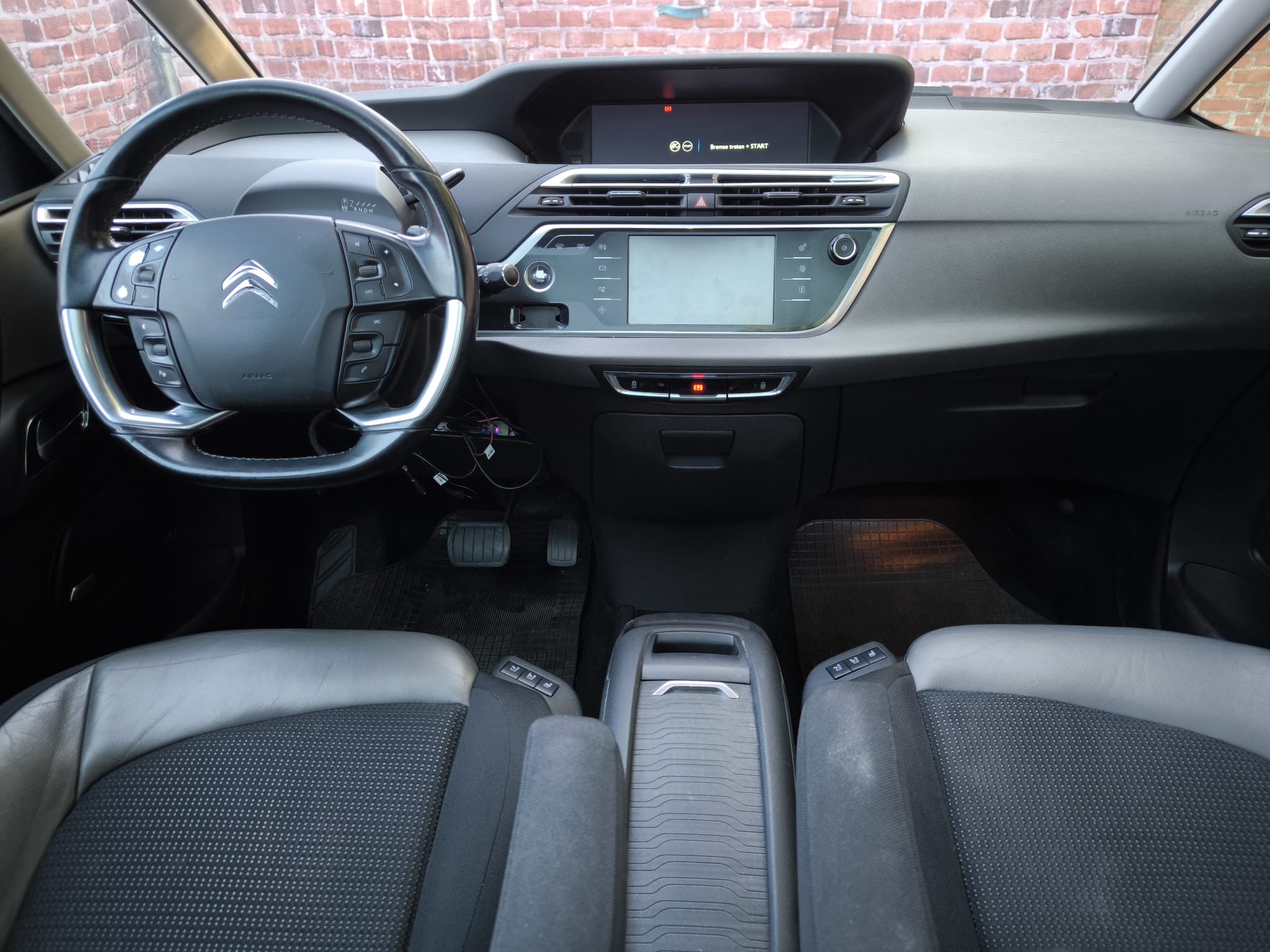 Citroen C4 Picasso Innenraum in Germering für schnellen digitalen Autoverkauf