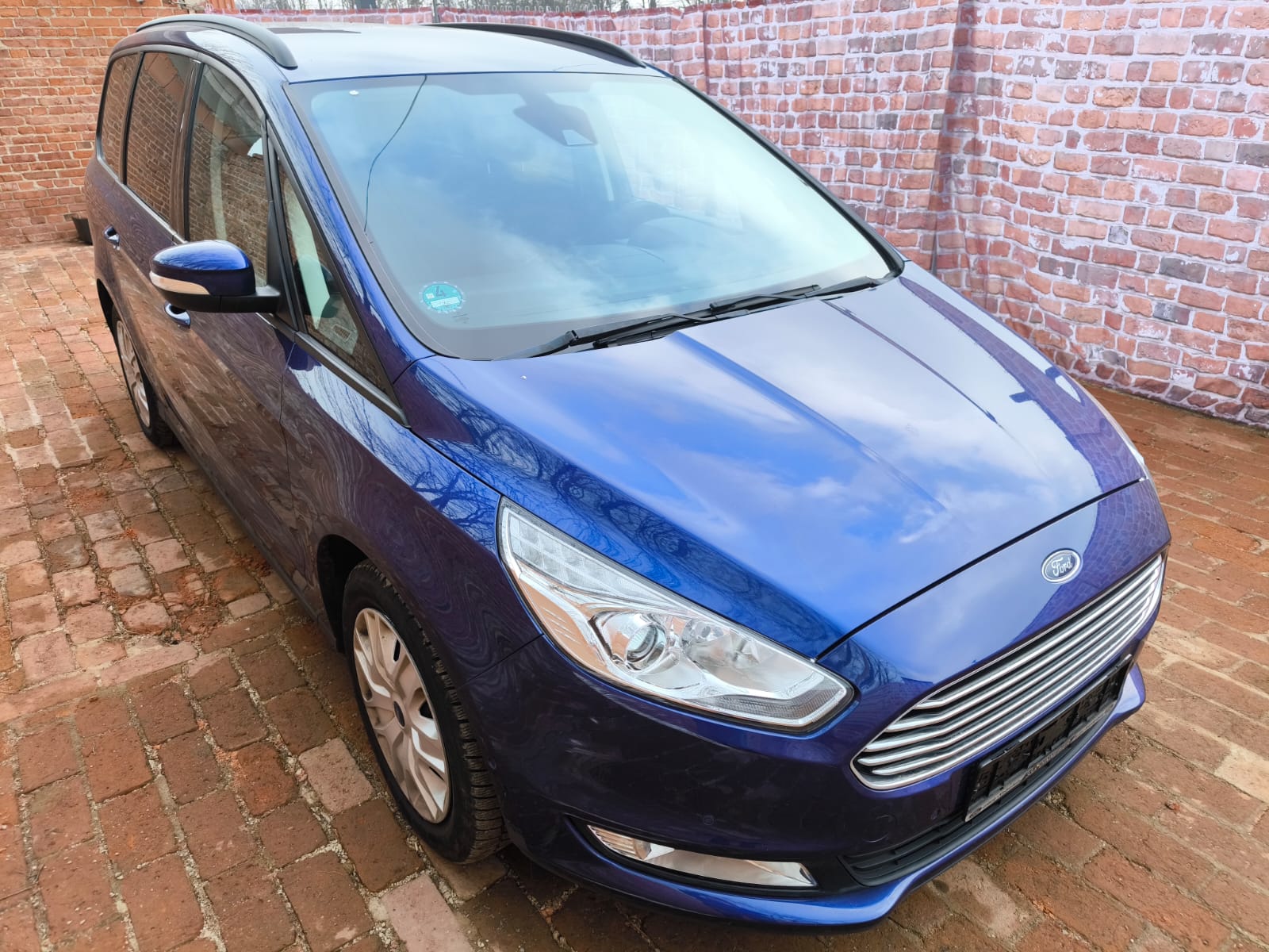 Blauer Ford Galaxy Familienvan als bereits verkaufter Gebrauchtwagen in Gladbeck für Auto verkaufen und digitales Angebot