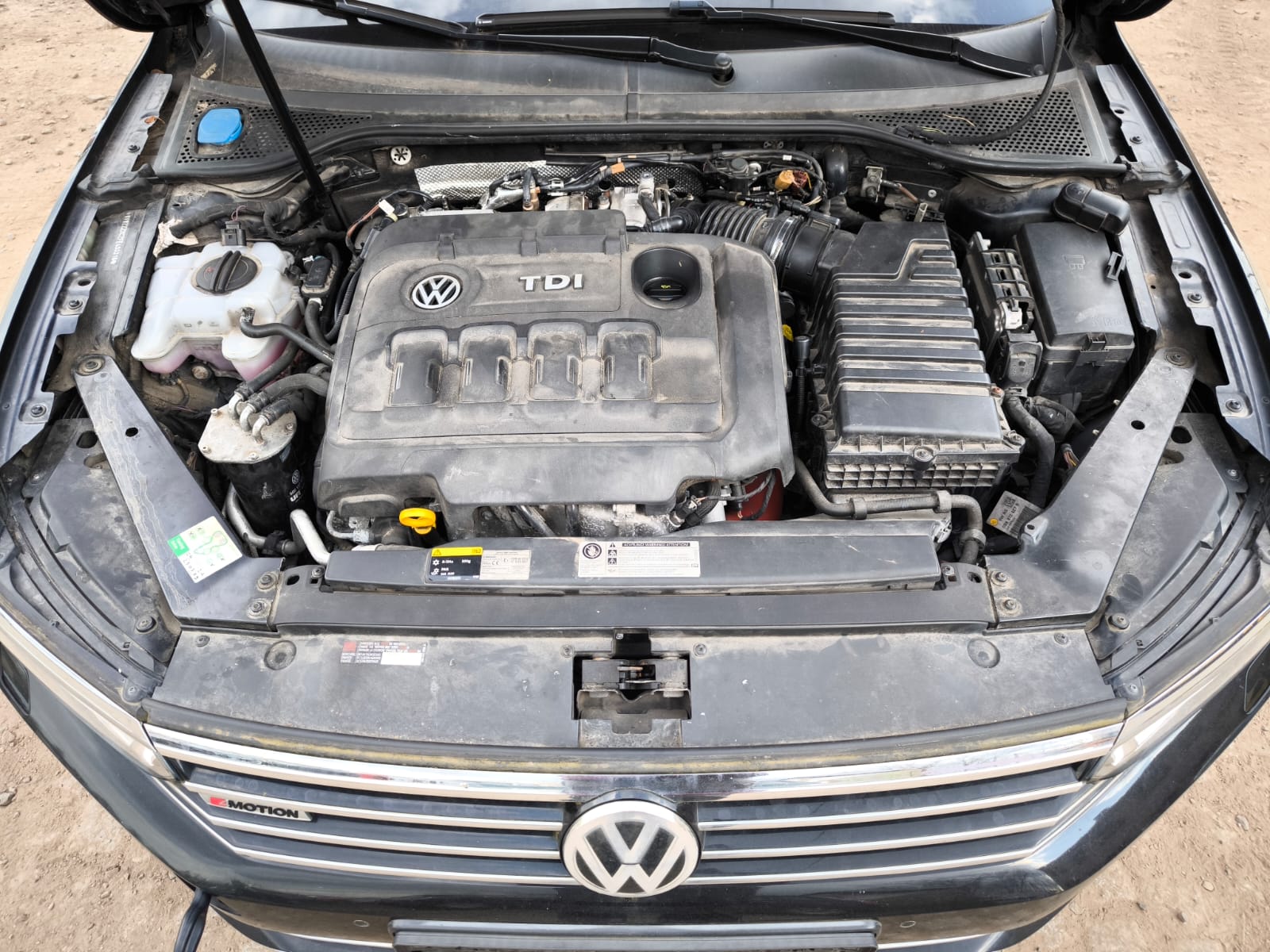 Volkswagen Passat TDI Motorraum mit Getriebeschaden in Greifswald unkompliziert verkaufen