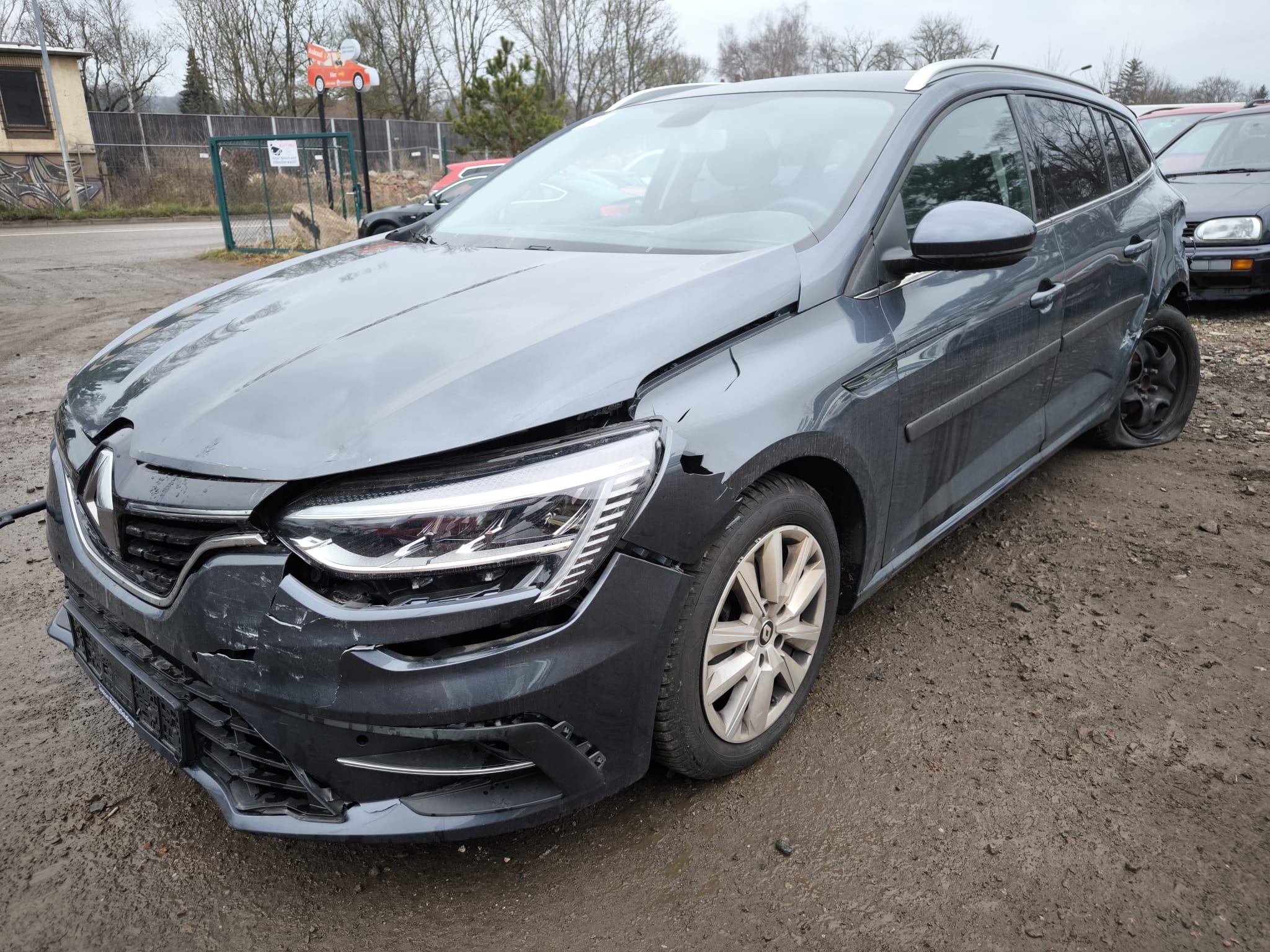 Defekten Renault Megane Unfallwagen in Gummersbach verkaufen