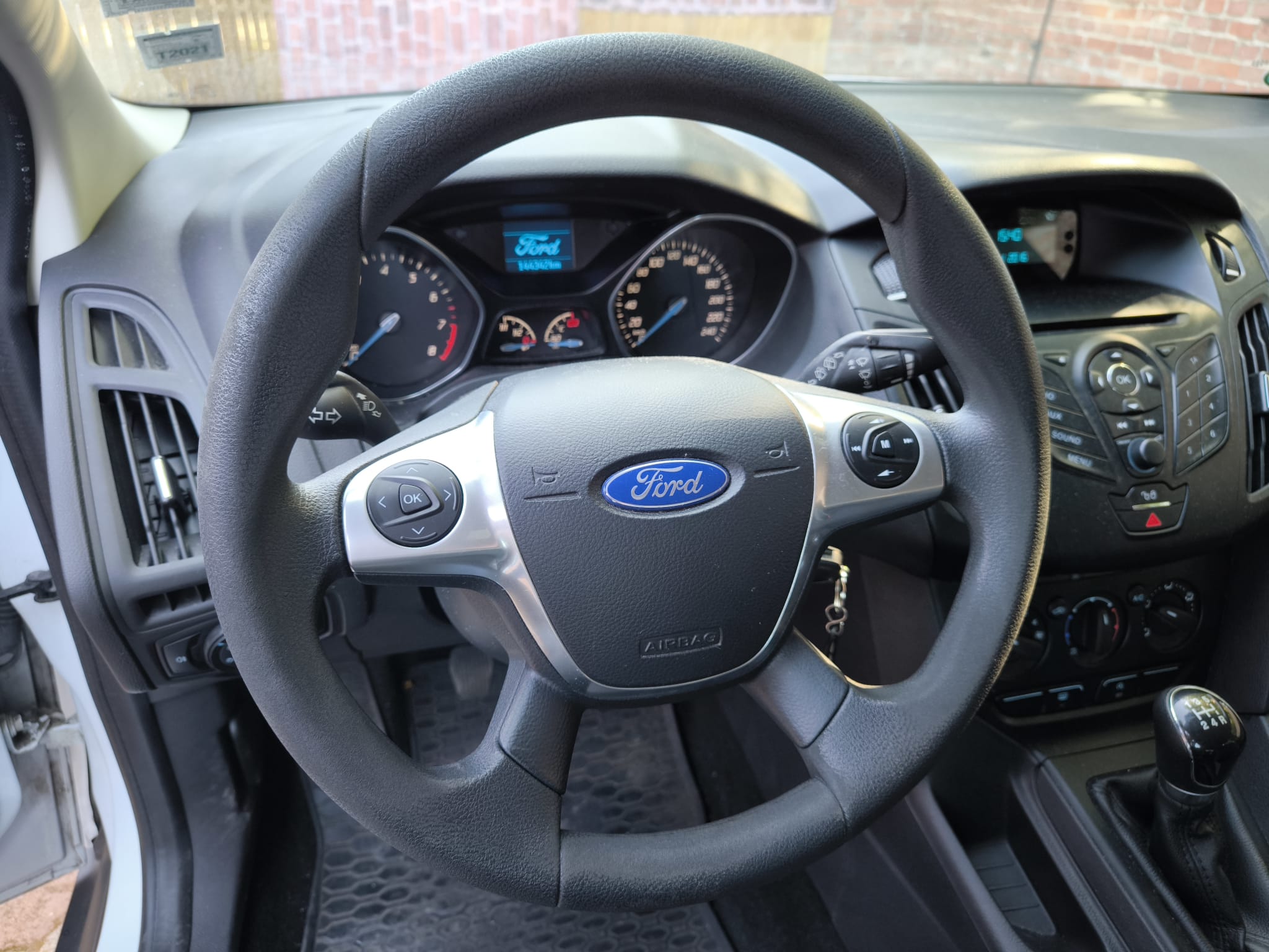 Ford Focus Innenraum mit Lenkrad und Armaturenbrett für Pkw in Herten verkaufen