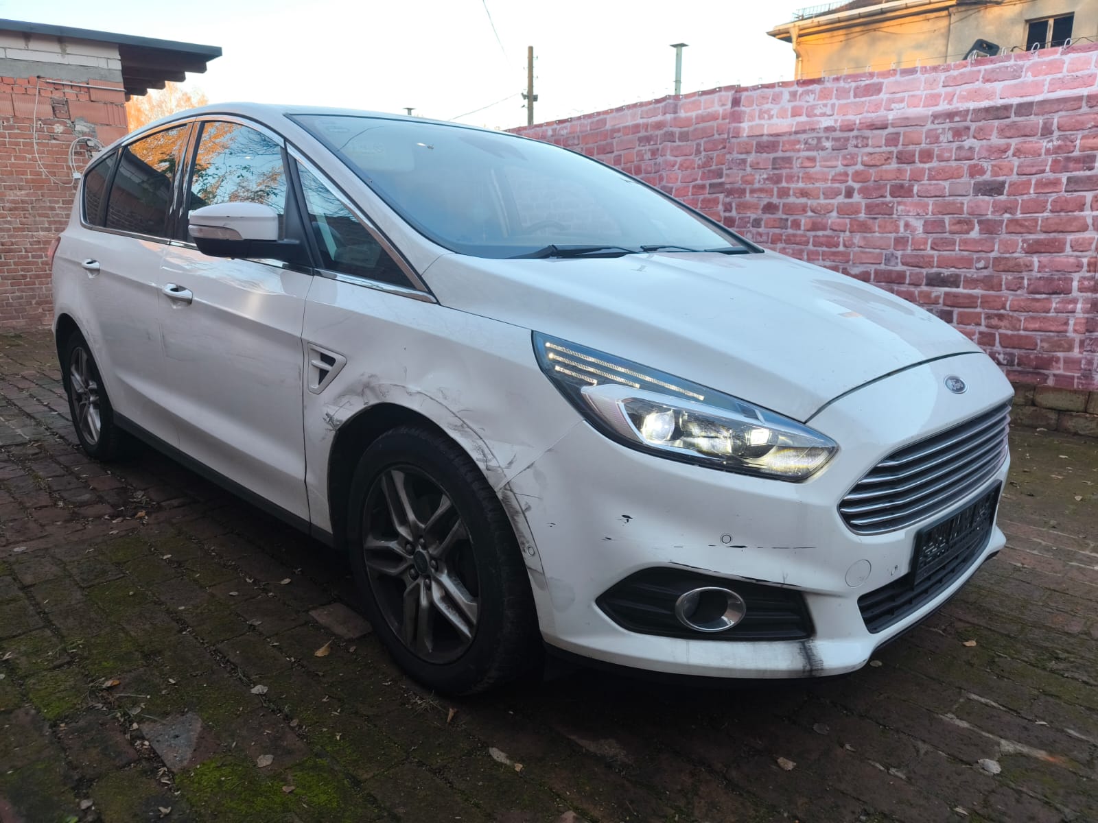 Ford S Max mit Unfallschaden in Herzogenrath für sicheren Autoverkauf online