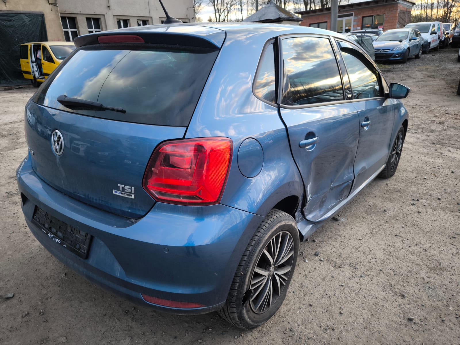 Verunfallten VW Polo mit Seitenschaden in Hoyerswerda verkaufen