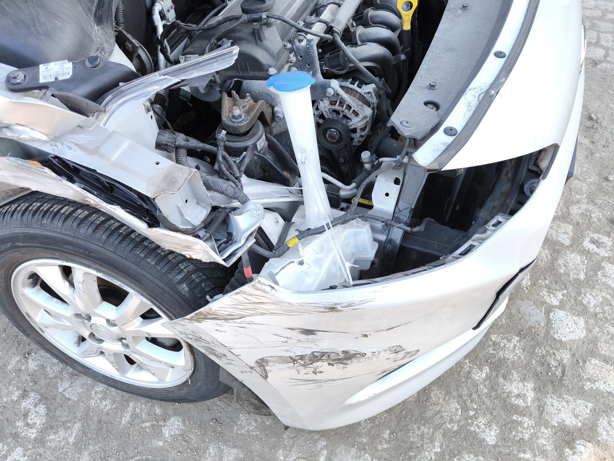 Stark beschädigtes Auto mit Frontschaden in Hückelhoven nach Unfall für sicheren Verkauf mit kostenloser Abholung