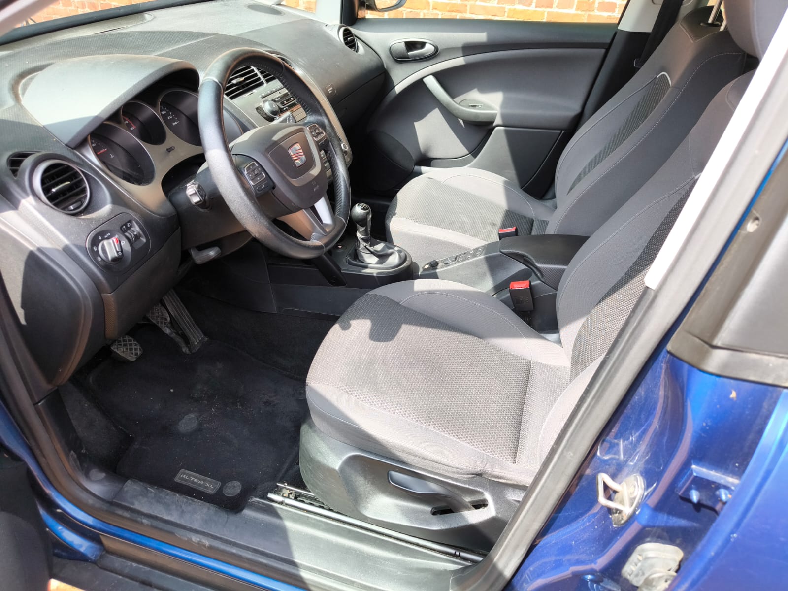 Seat Leon Innenraum nach erfolgreichem Auto verkaufen in Kassel mit digitaler Abwicklung