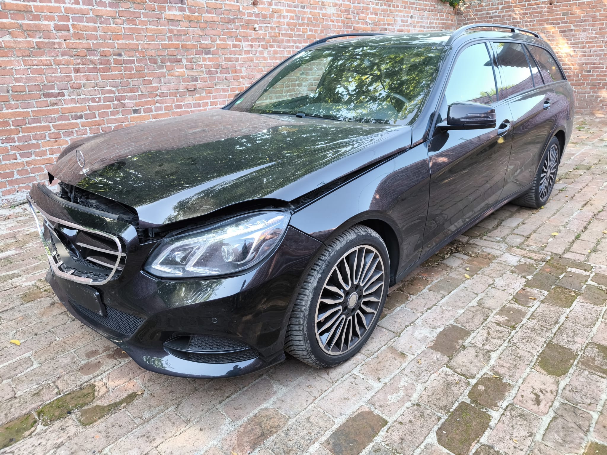 Beschädigter Mercedes Kombi bereits verkauft in Kassel - nicht fahrbereites Auto bequem online verkaufen