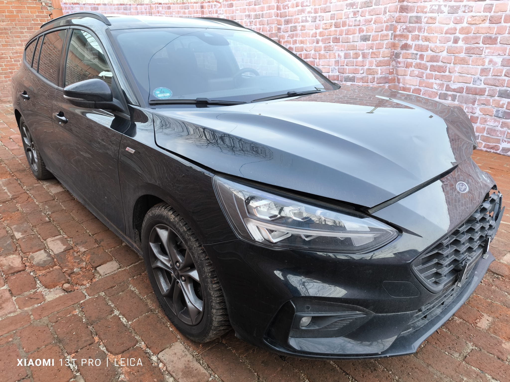 Beschädigten Ford Focus als Kombi in Kerpen verkaufen