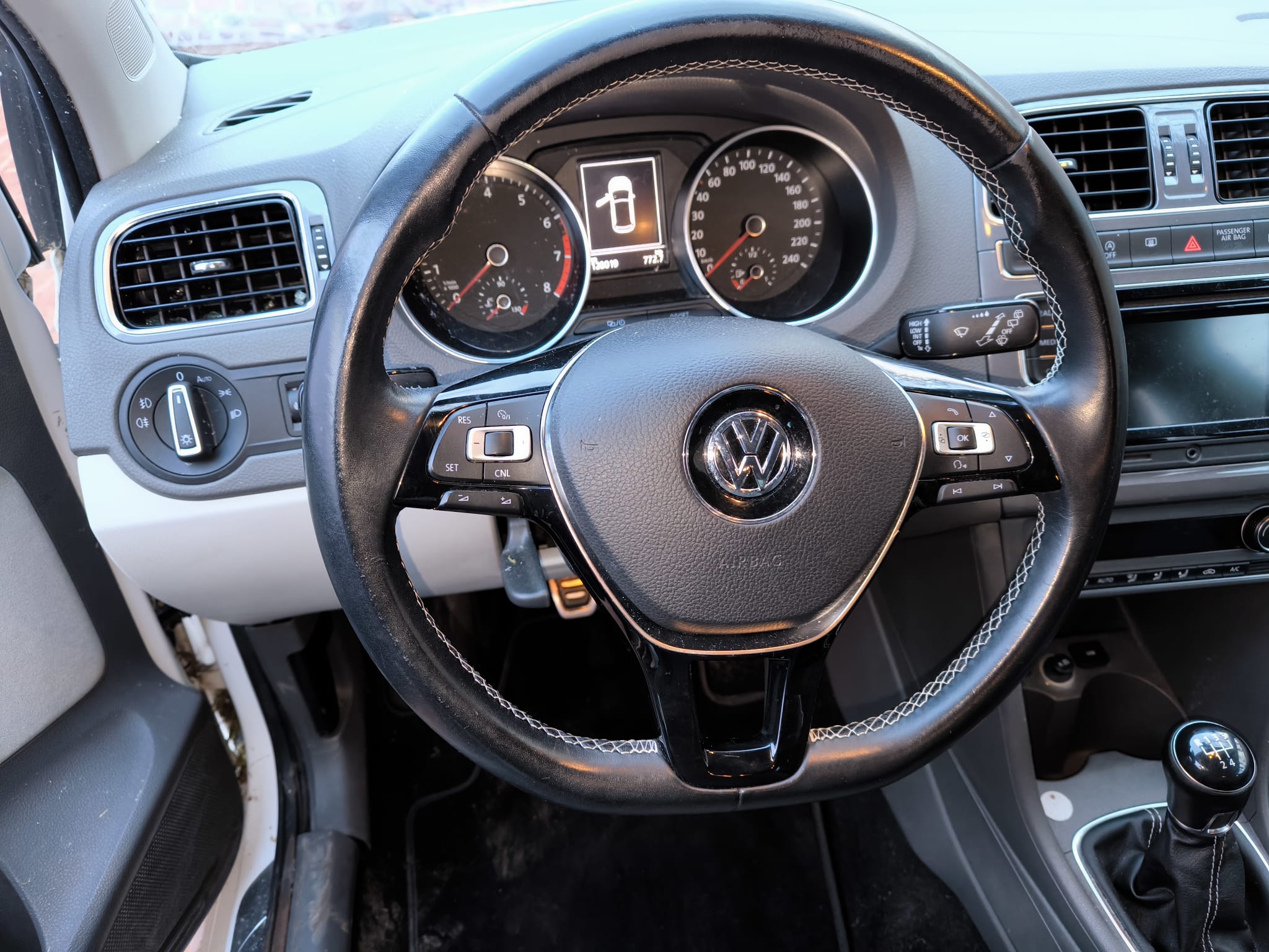 Volkswagen Innenraum mit Lenkrad und Schaltknauf für Auto verkaufen in Landsberg am Lech