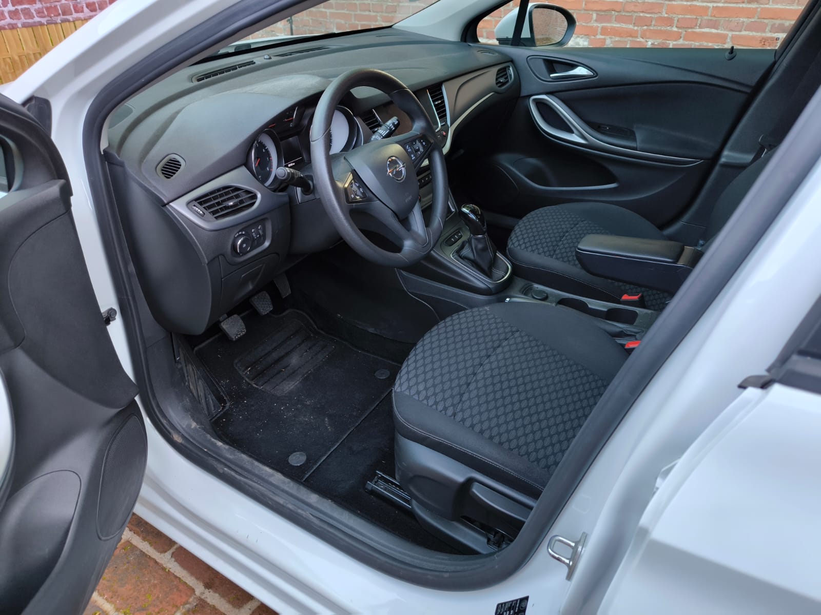 Opel Innenraum in Langen seriöses Auto verkaufen mit transparenter Abwicklung