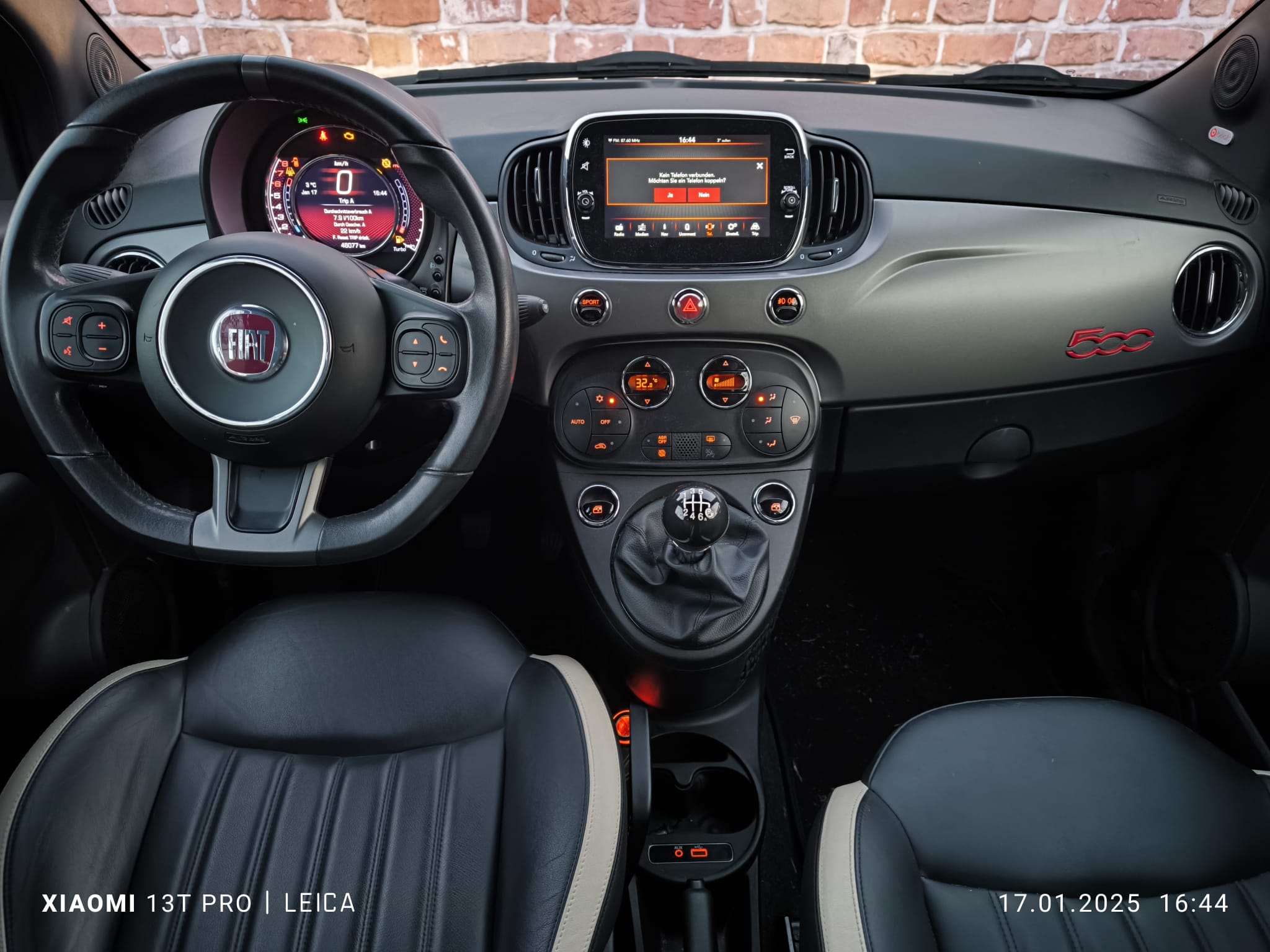 Innenraum eines bereits verkauften Fiat 500 mit Lederausstattung als Beispiel für fachkundige Fahrzeugbewertung in Leonberg