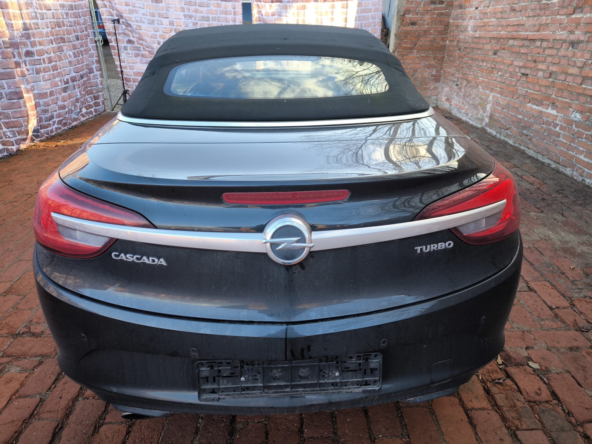 Opel Cascada Cabrio Turbo von hinten in Löhne bereits verkauft und nun als Referenz für erfolgreiches Auto verkaufen in der Region