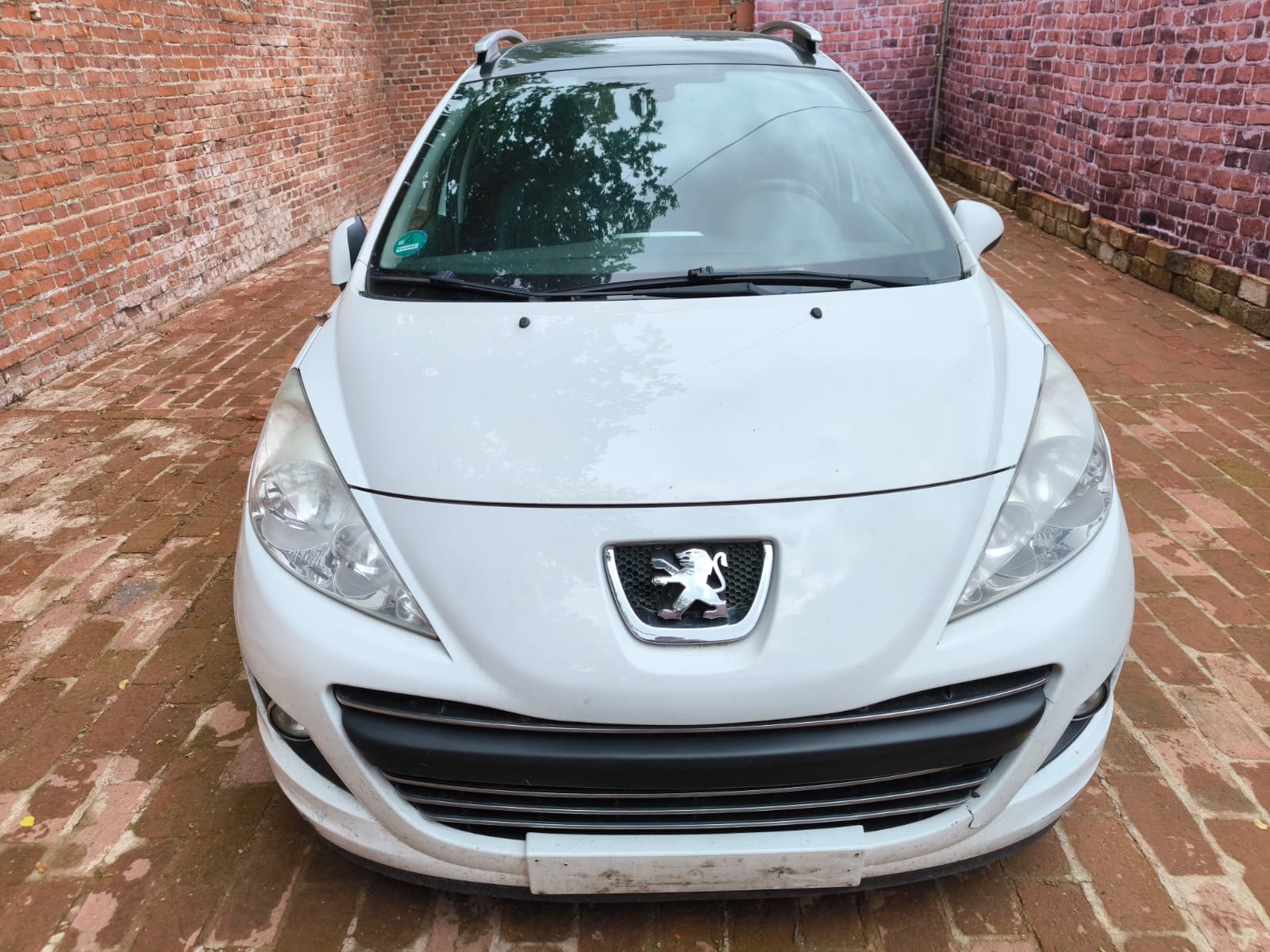 Weißer Peugeot 207 mit Getriebeschaden in Lörrach bereits verkauft und bereit für den nächsten Autoankauf