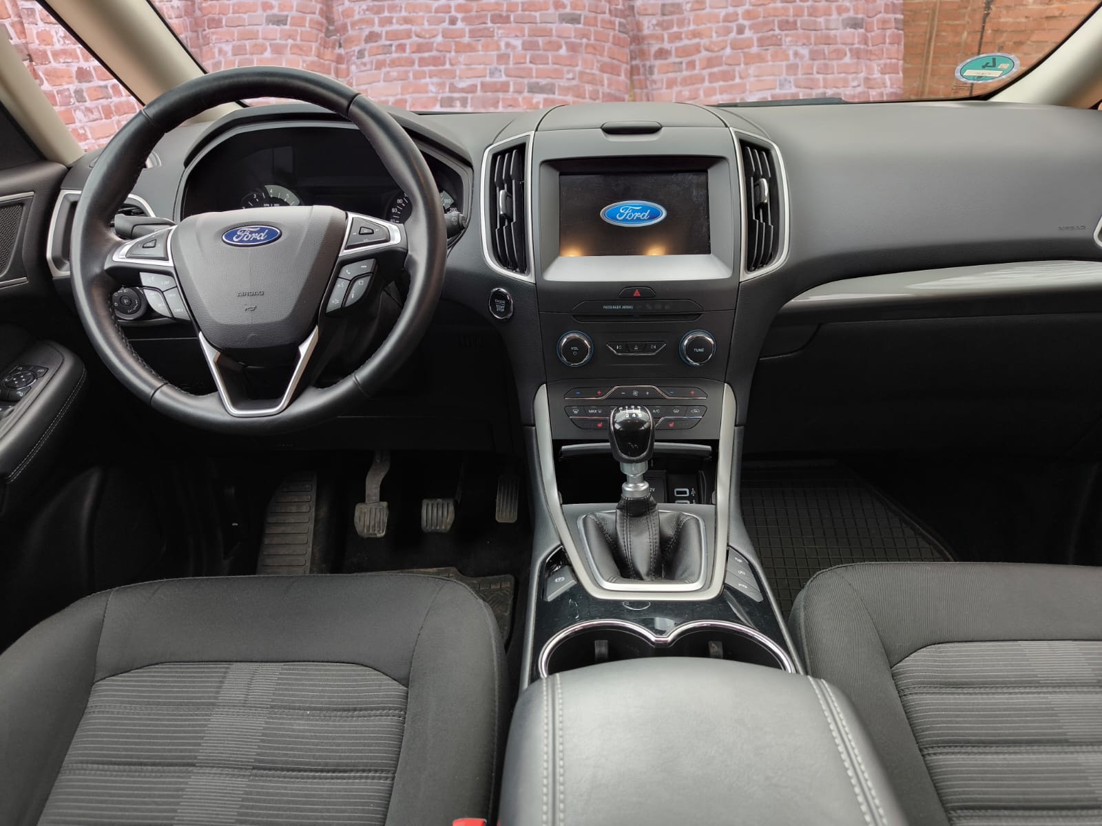 Ford Edge Innenraum für Fahrzeuganalyse und Bewertung in Lüdenscheid verkaufen