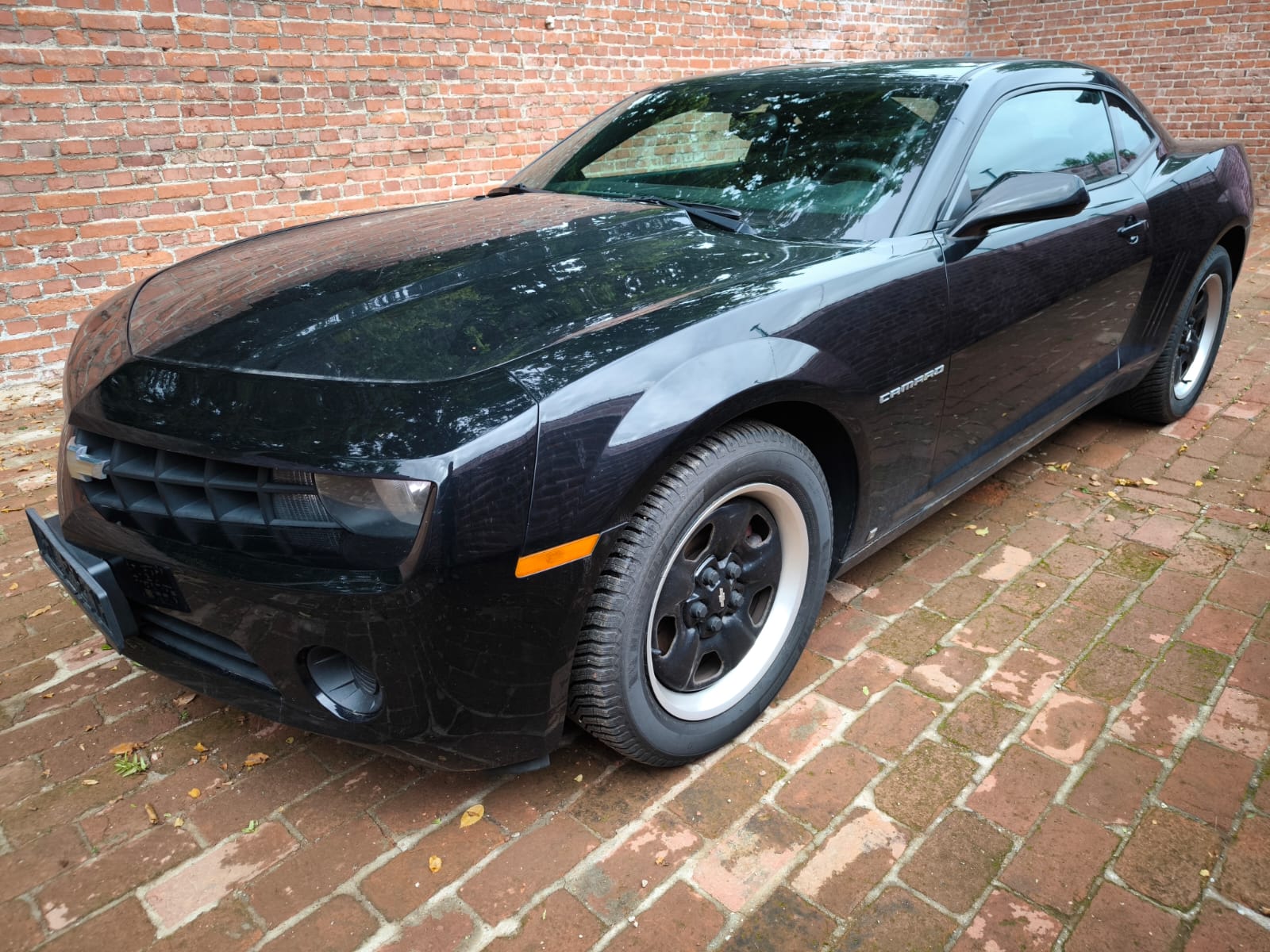 Schwarzen Chevrolet Camaro als verkauftes Unfallfahrzeug in Lünen online verkaufen für den Export