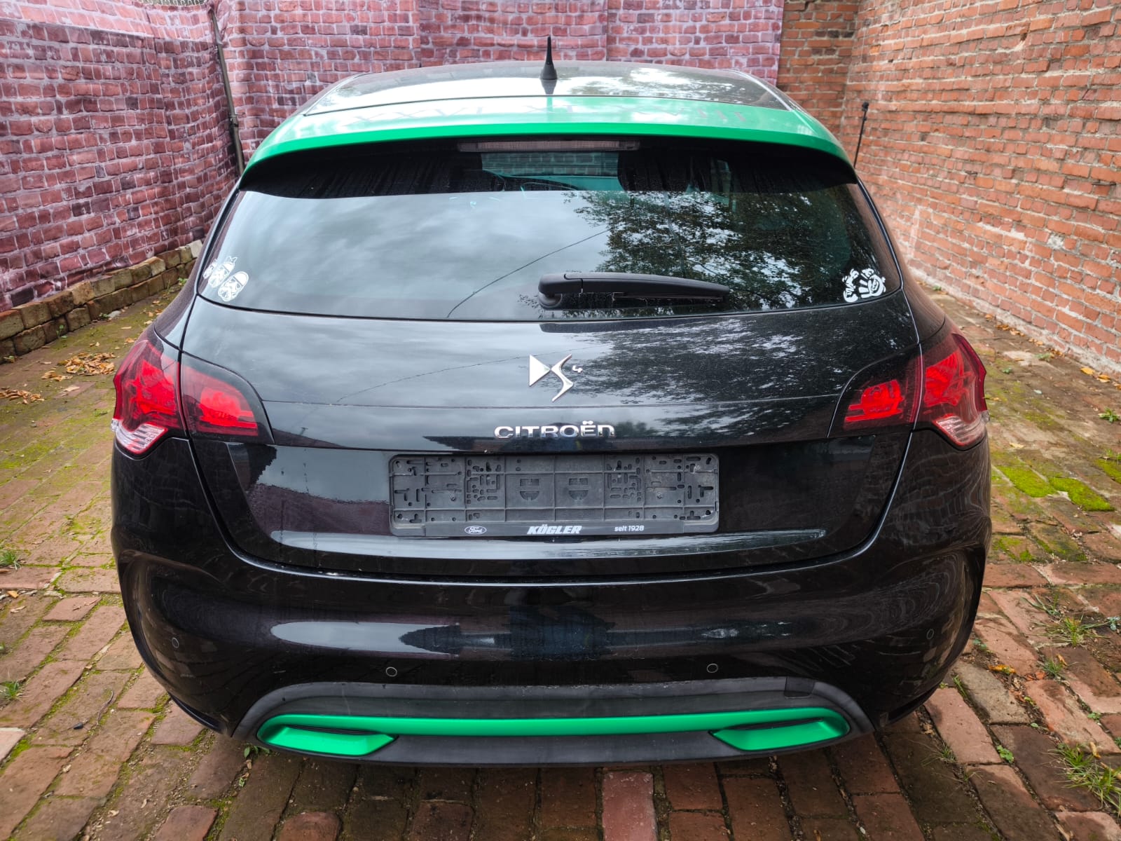 Rückansicht eines gebrauchten Citroen DS4 zur realistischen Fahrzeugwert Einschätzung in Magdeburg verkaufen
