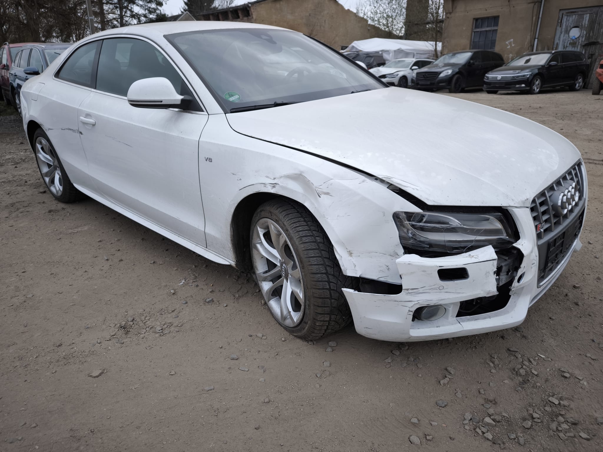 Beschädigtes Audi S5 V8 Coupé als Unfallwagen in Melle verkaufen