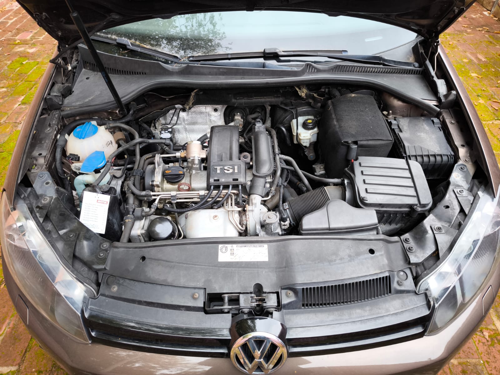 VW mit TSI Motorraum in Mettmann mit Getriebeschaden an seriösen Händler verkaufen