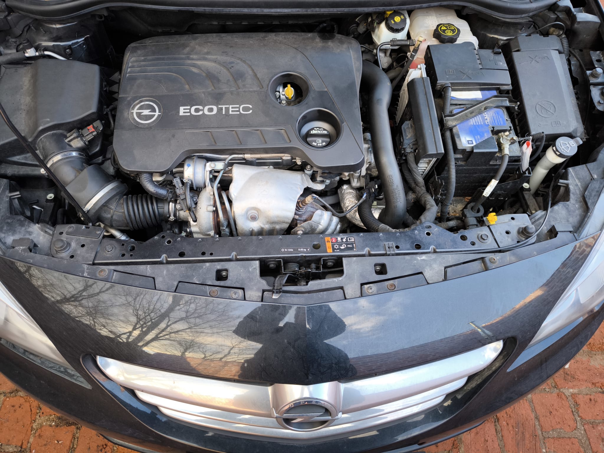 Opel Motorraum mit sichtbarem Getriebebereich von bereits verkauftem Auto in Mönchengladbach weiterverkaufen