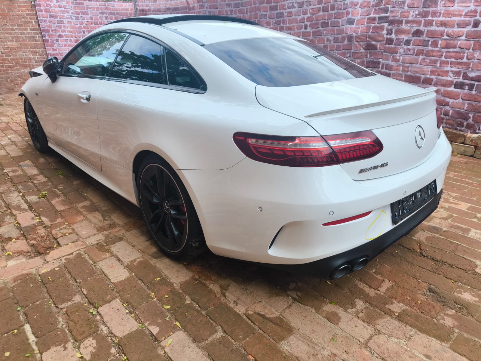 Weißes Mercedes AMG Coupé bereits verkauft in Neustadt an der Weinstraße an seriösen Händler für strukturierten Auto Verkauf