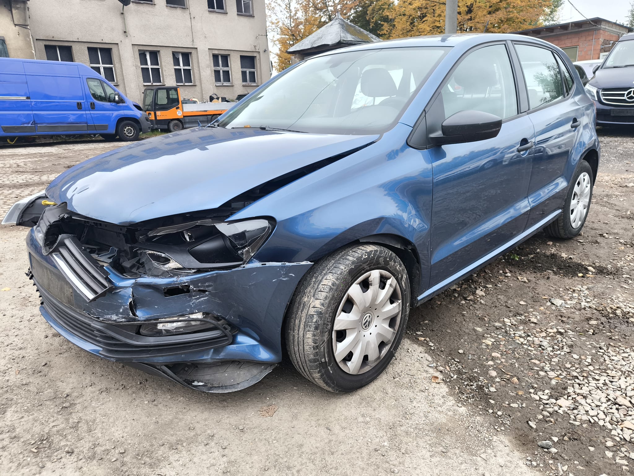 Beschädigter VW Polo nach Unfall für Autoverkauf in Neustadt an der Weinstraße