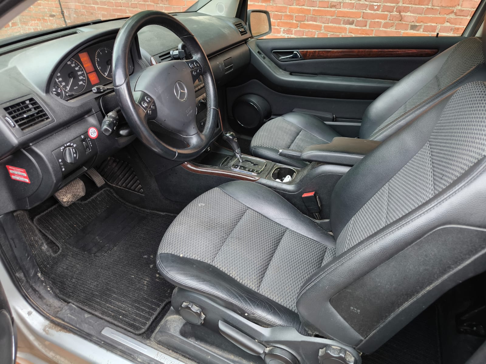 Mercedes Innenraum nach Verkauf in Nordhausen mit genauer Fahrzeugbewertung statt pauschaler Schätzung beim Auto verkaufen