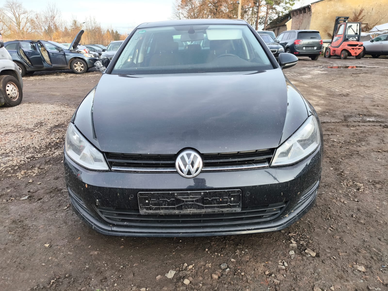 Volkswagen Golf mit Motorschaden auf Schrottplatz in Nürtingen verkaufen