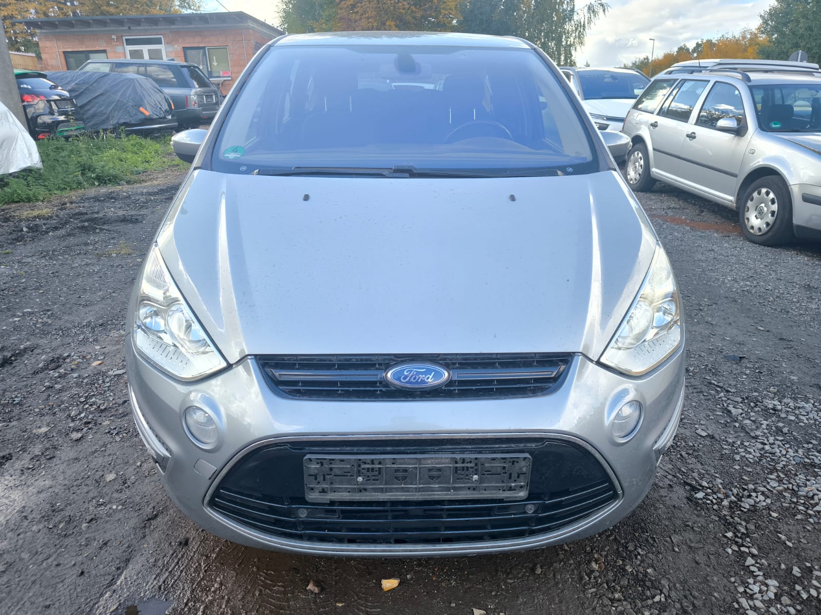 Ford S-Max mit Getriebeschaden in Offenburg vorne aufgenommen, bereits verkauft und ideal für Autobesitzer die ihr defektes Fahrzeug mit Getriebeproblemen sicher verkaufen möchten