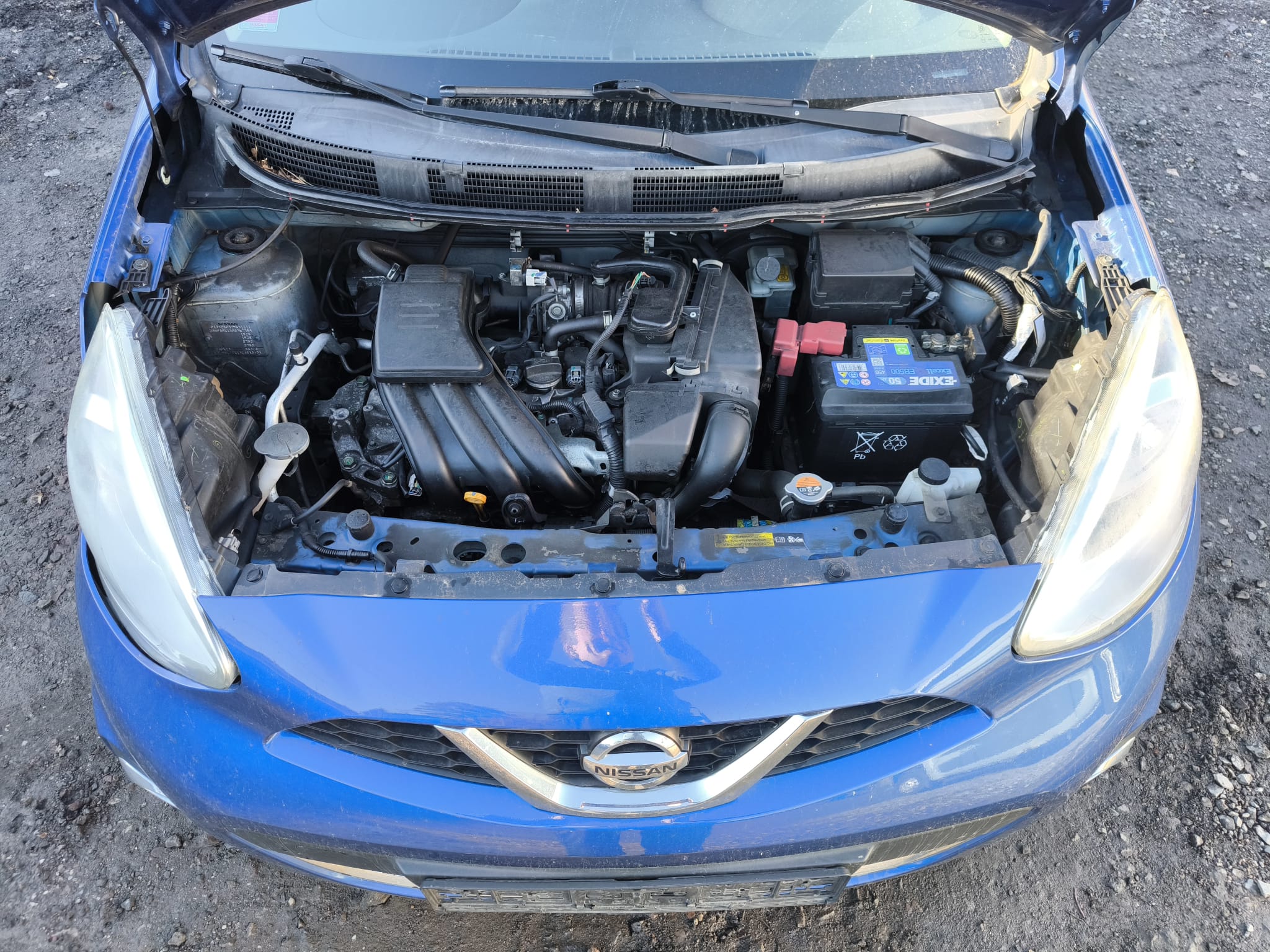 Nissan Motorraum eines bereits verkauften Autos mit Motorschaden in Oranienburg unkompliziert verkaufen