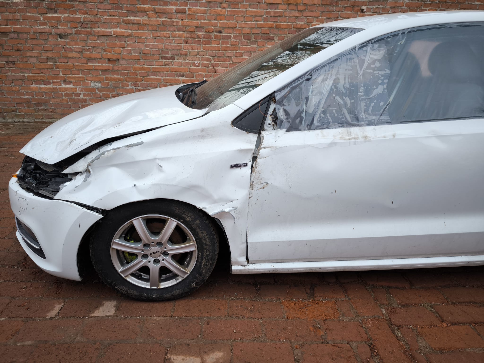 Verunfallten VW Golf mit starkem Front und Seitenschaden in Ostfildern verkaufen