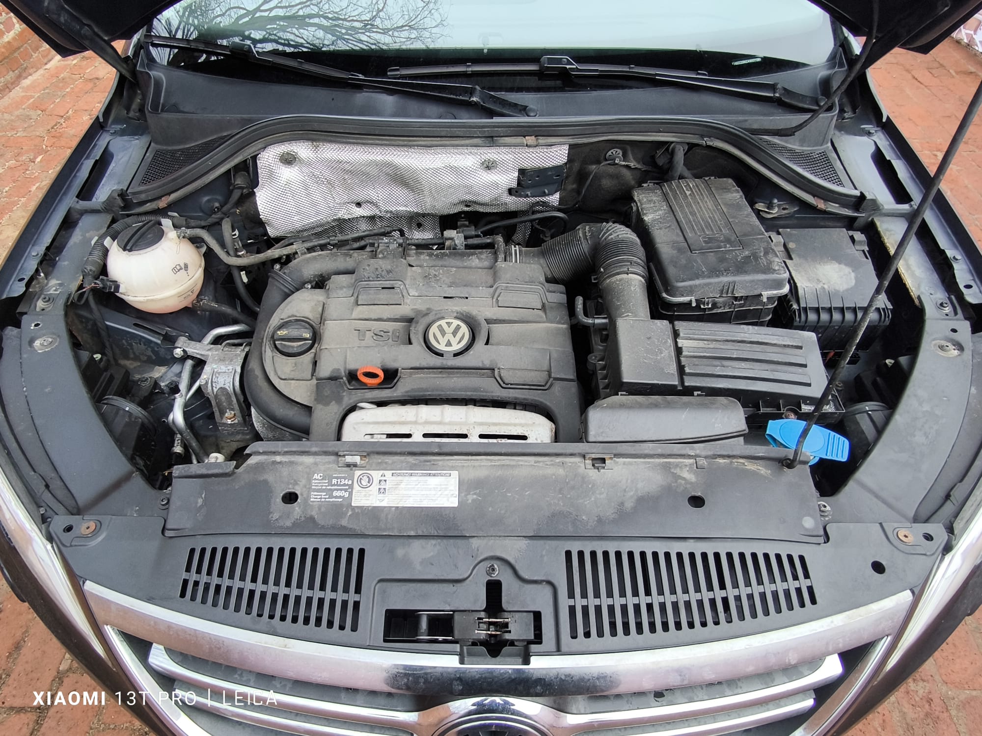 Volkswagen Passat mit TSI Motorraum nach Motorschaden in Passau erfolgreich verkauft