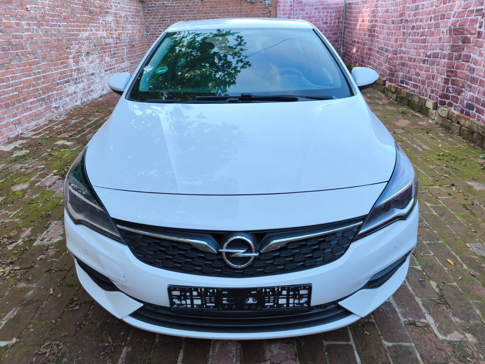 Weißer Opel Astra mit Motorschaden in Pirmasens verkaufen