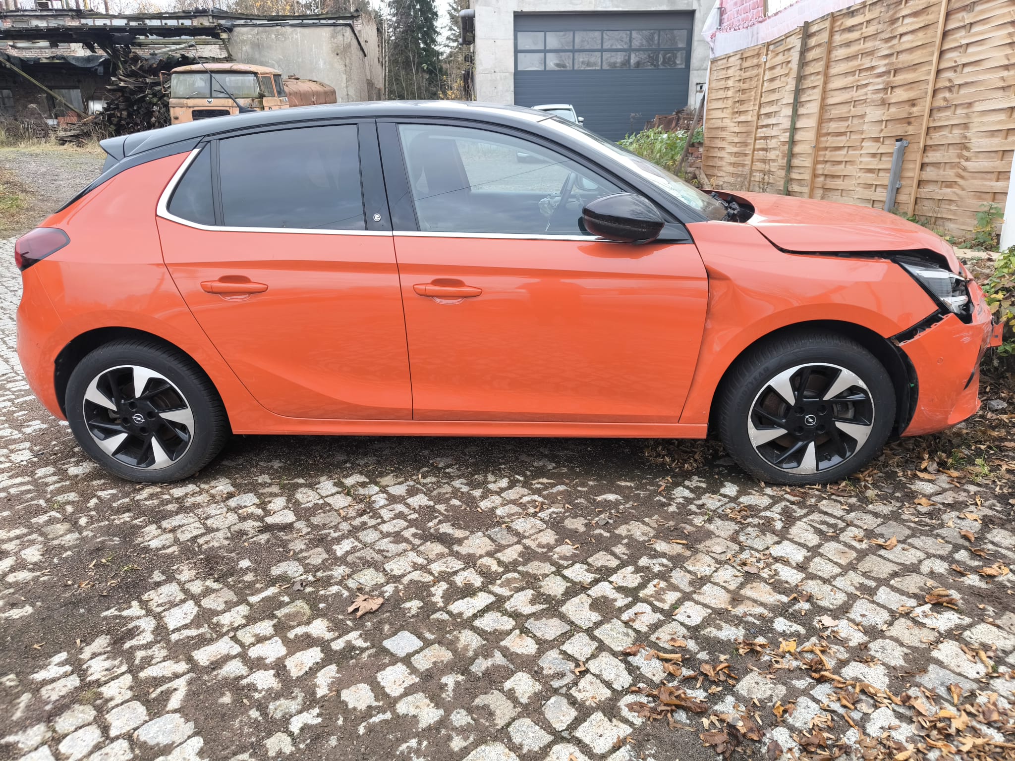 Beschädigten Opel Corsa nach Unfall in Pirna verkaufen lassen