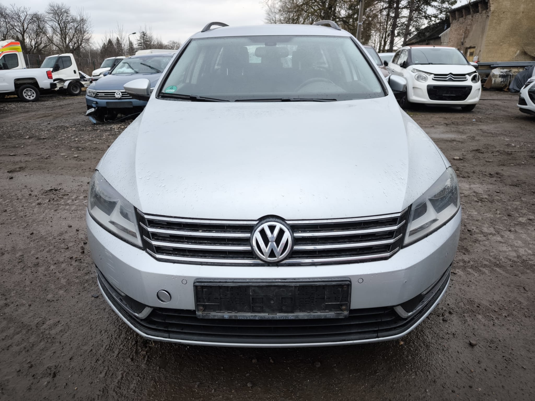 VW Passat mit Motorschaden nach Ankauf in Recklinghausen auf Schotterplatz