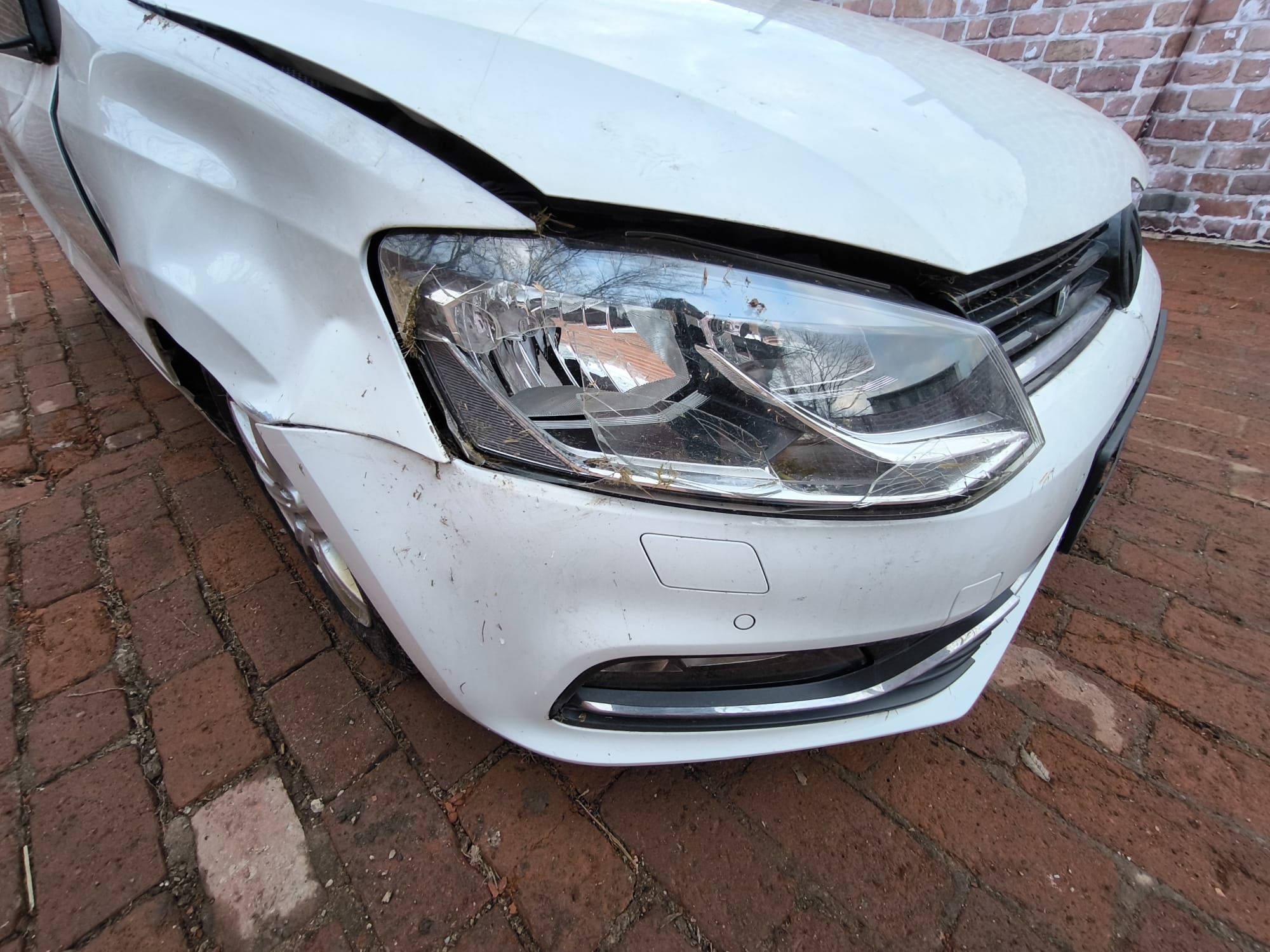 Beschädigter VW mit Frontschaden nach Unfall in Rheine bereits verkauft und als Beispiel für Unfallwagen online verkaufen