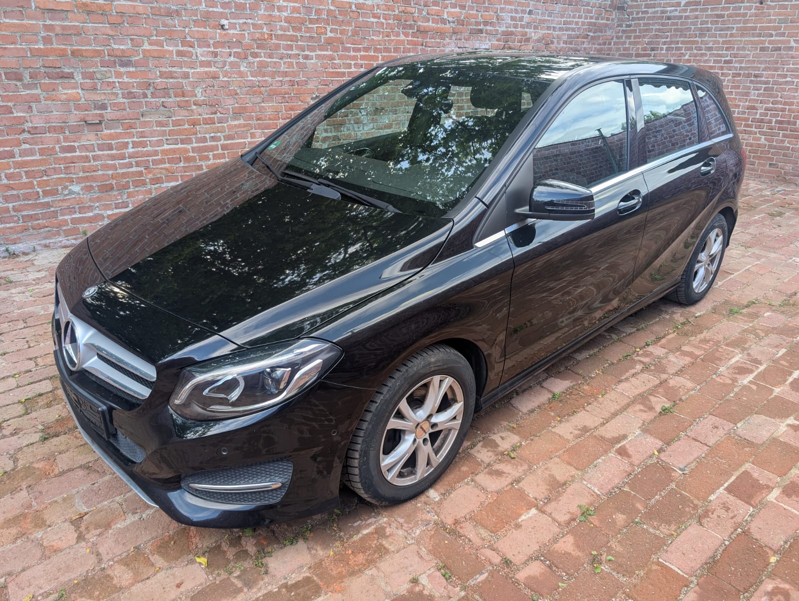 Schwarzen Mercedes B Klasse in Rodgau erfolgreich verkaufen und online Angebot für Gebrauchtwagen erhalten